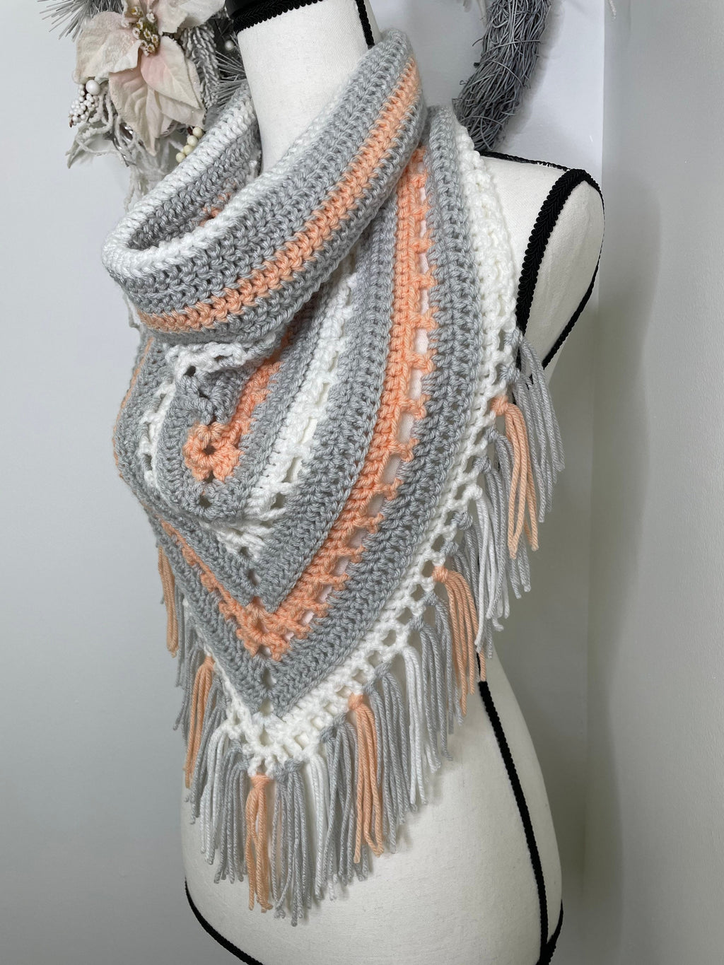 Women’s crochet cowl