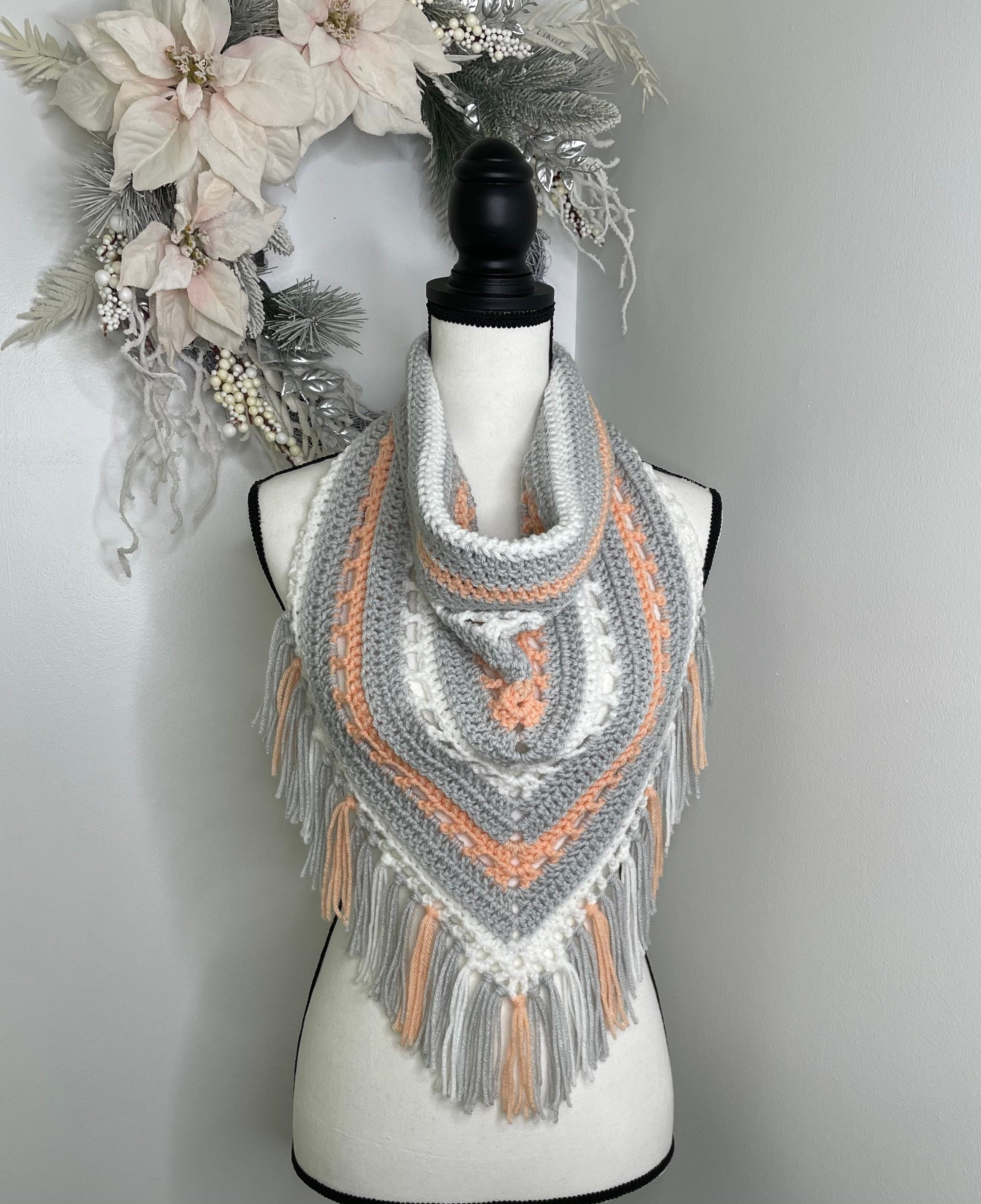 Women’s crochet cowl