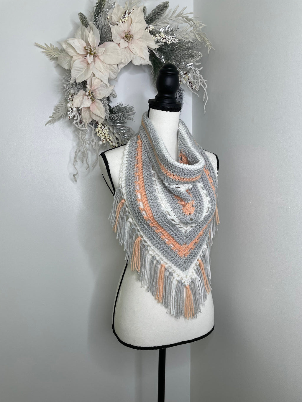 Women’s crochet cowl