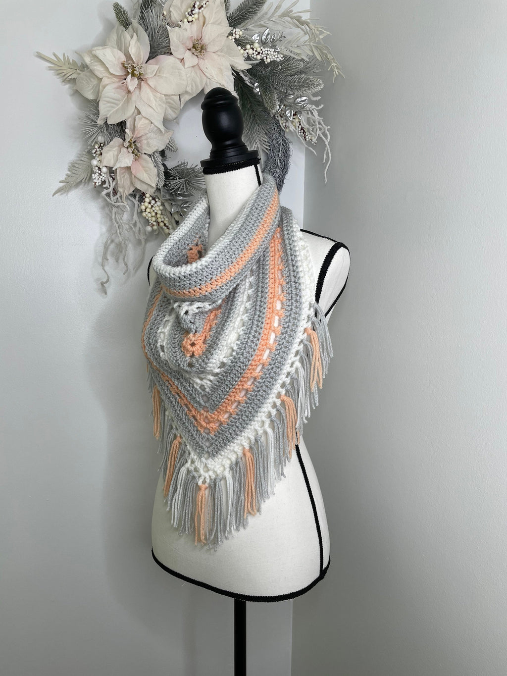 Women’s crochet cowl