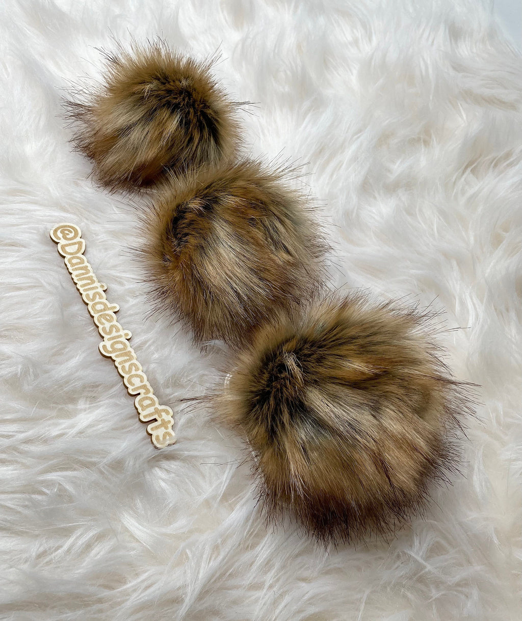 Canadian fox Faux fur Pom Pom