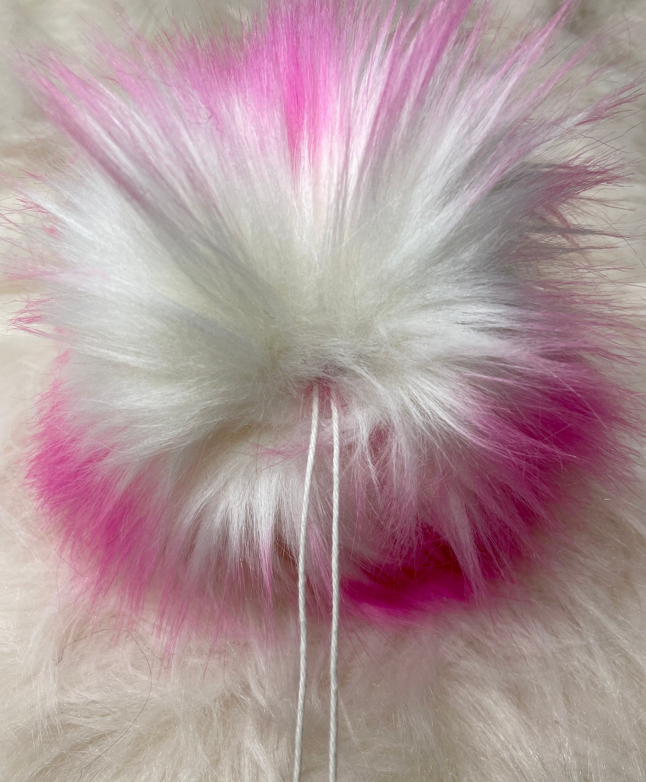 Bubble gum tip Faux fur Pom Pom