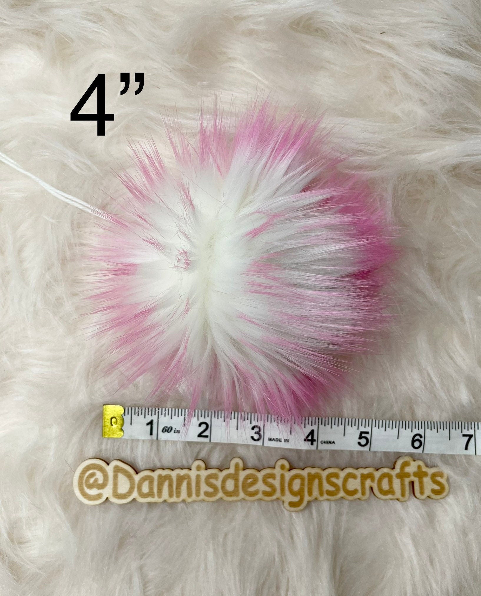 Bubble gum tip Faux fur Pom Pom