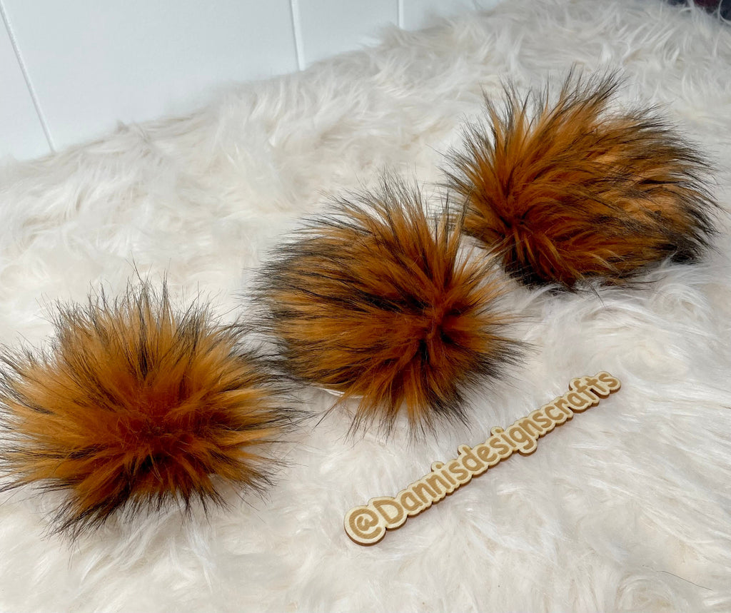 Amber husky Faux fur Pom Pom