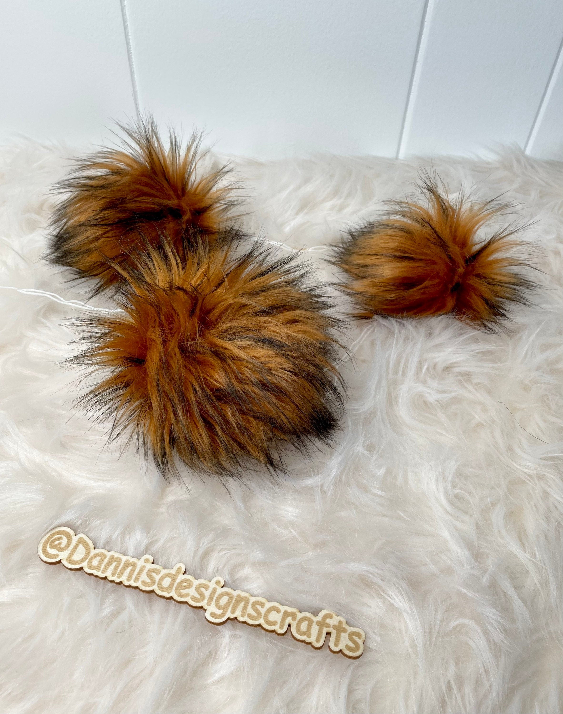 Amber husky Faux fur Pom Pom