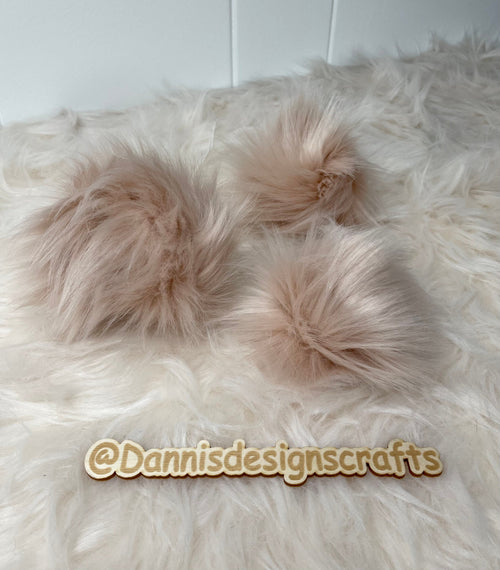 Blushing Faux fur Pom Pom