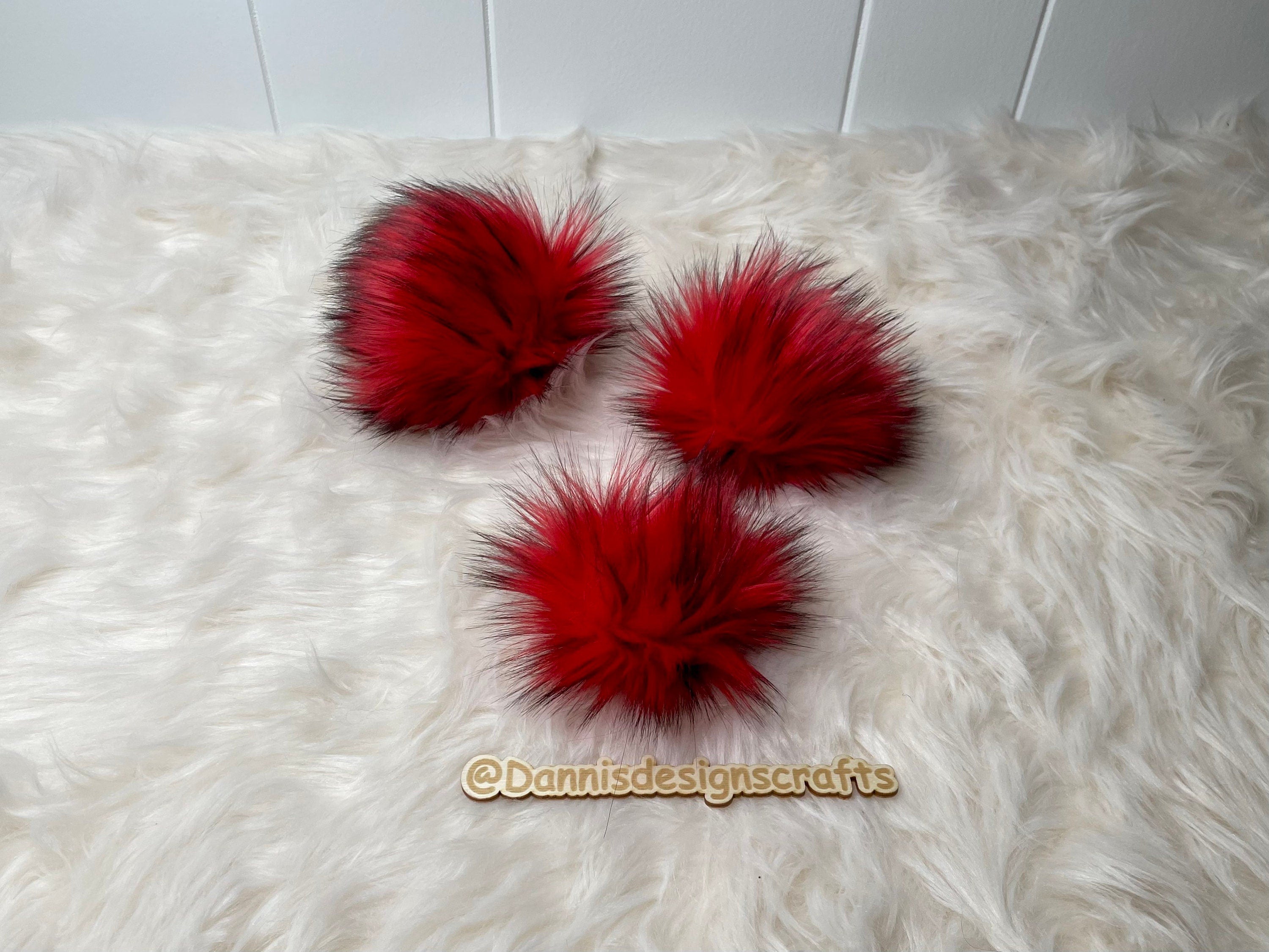 Red husky Faux fur Pom Pom