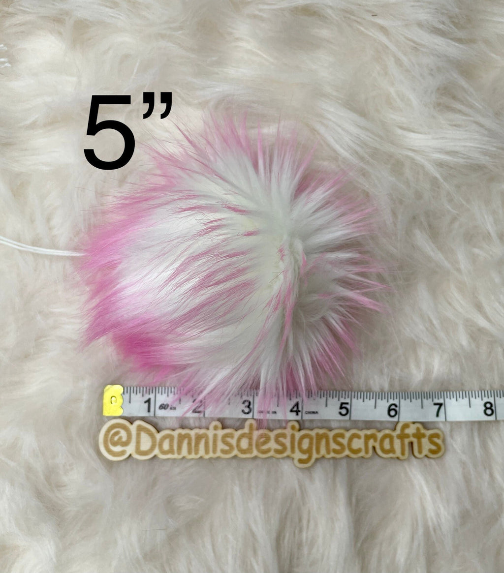 Bubble gum tip Faux fur Pom Pom