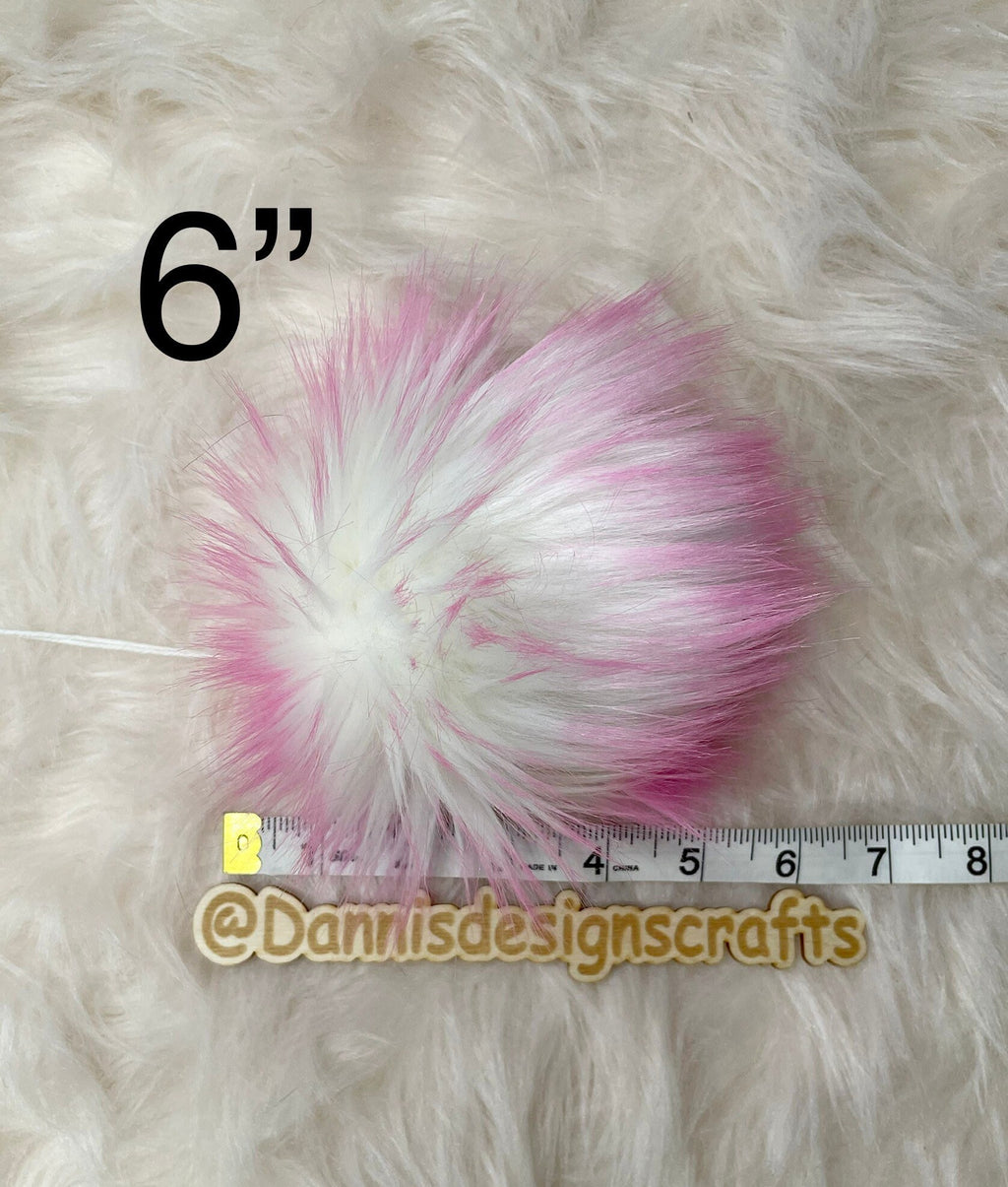 Bubble gum tip Faux fur Pom Pom