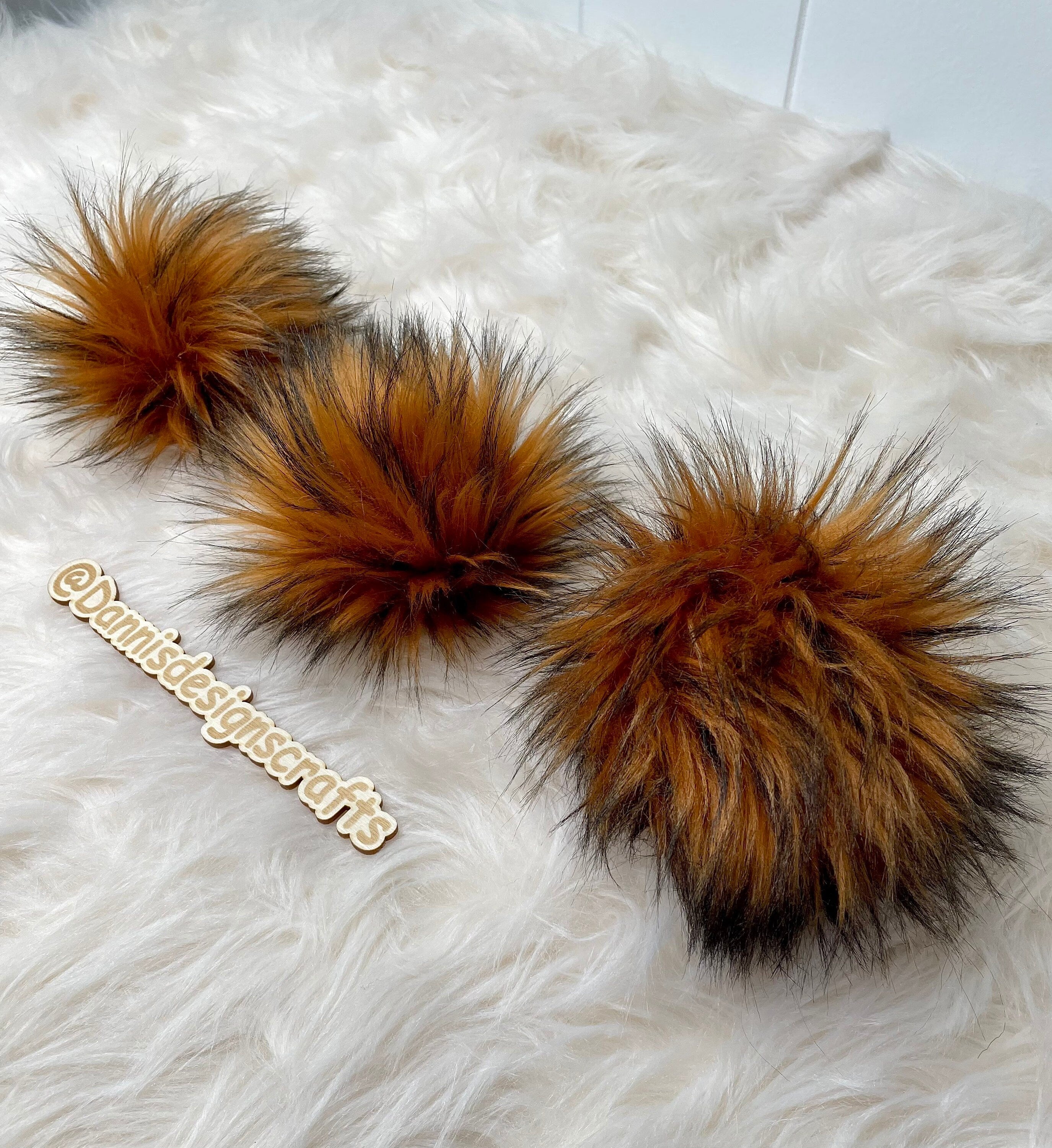 Amber husky Faux fur Pom Pom