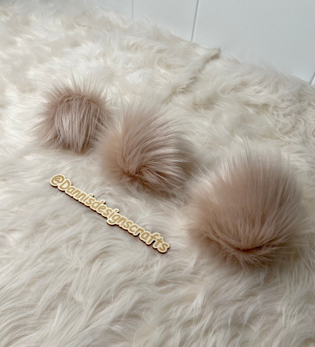 Blushing Faux fur Pom Pom