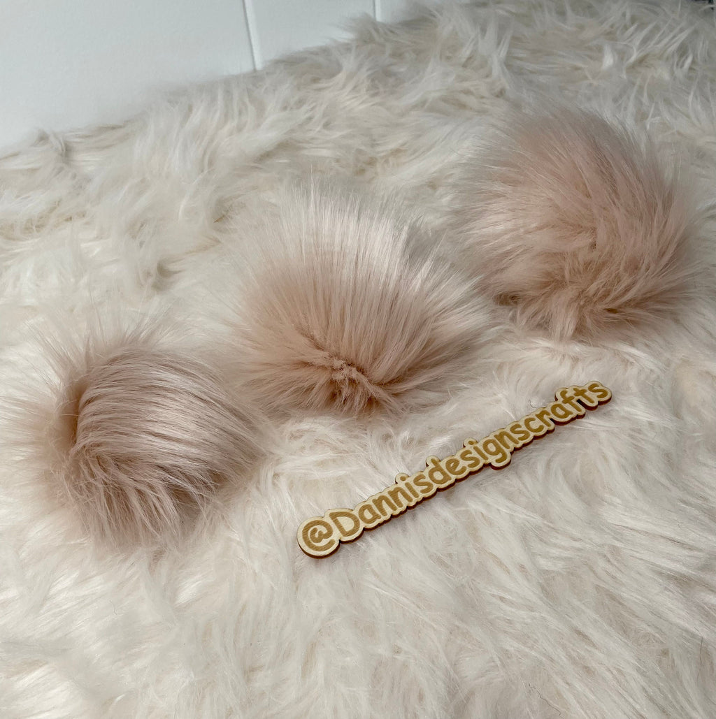 Blushing Faux fur Pom Pom