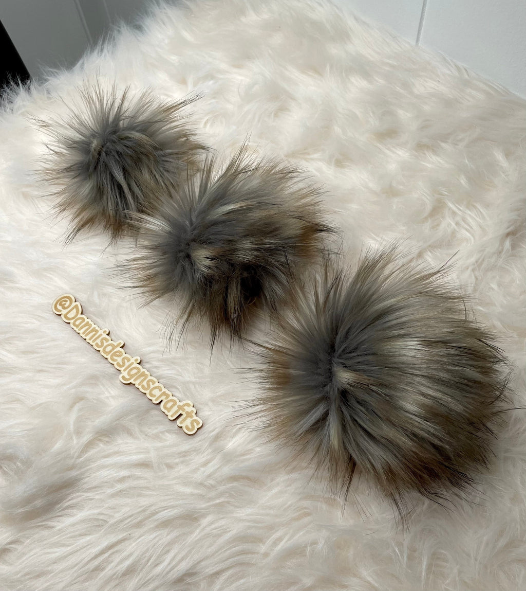 Apollo wolf gray faux fur Pom Pom