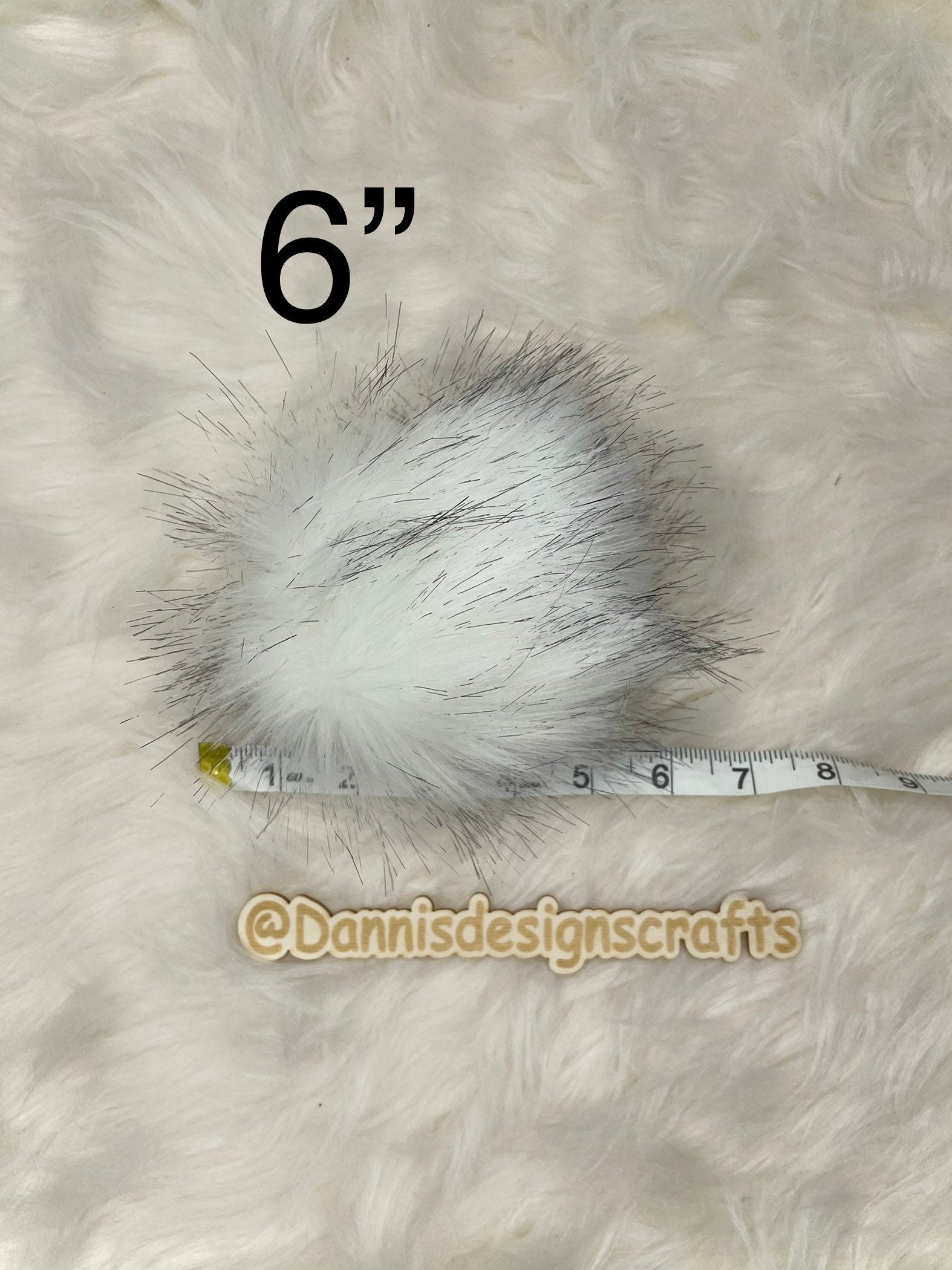 Dire wolf Faux fur Pom Pom