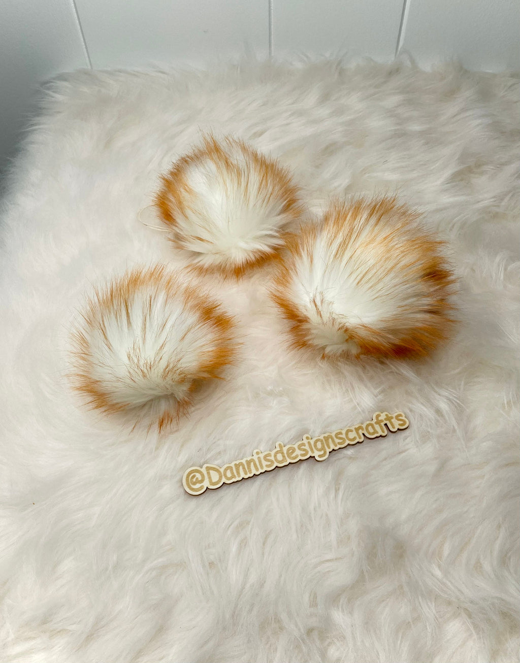 Amber Faux fur Pom Pom