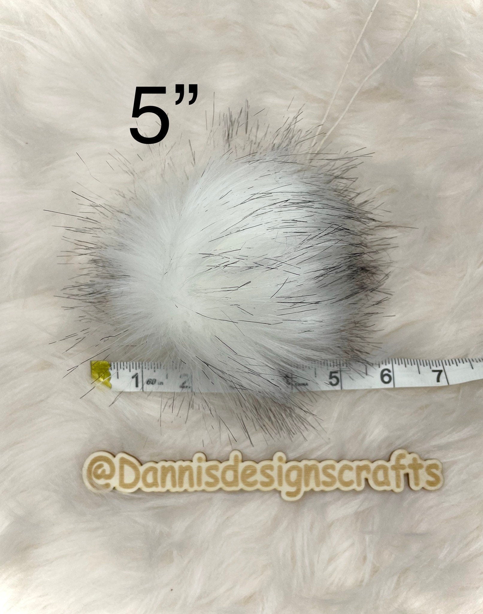 Dire wolf Faux fur Pom Pom