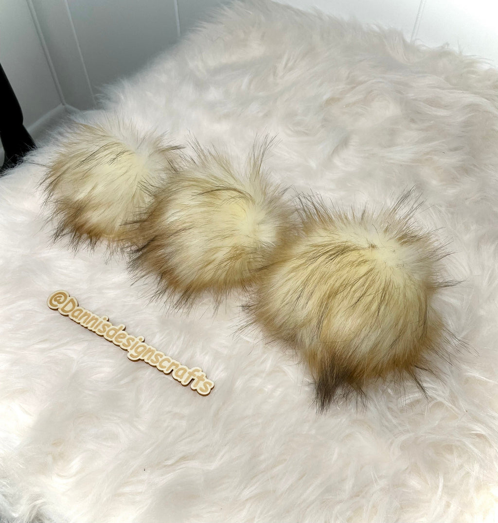 Lynx cat Faux fur Pom Pom