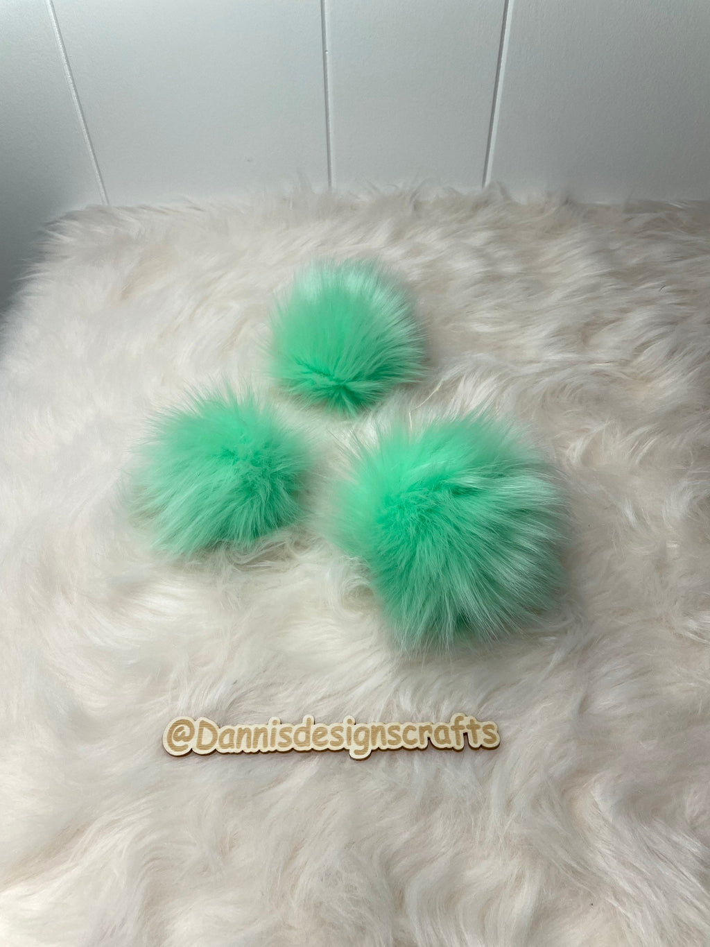Mint Faux fur Pom Pom