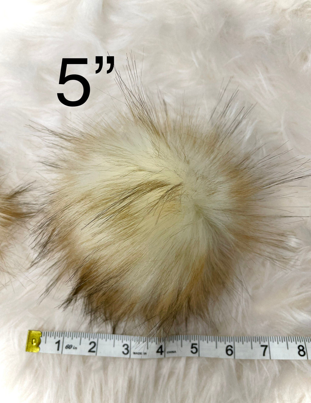 Lynx cat Faux fur Pom Pom