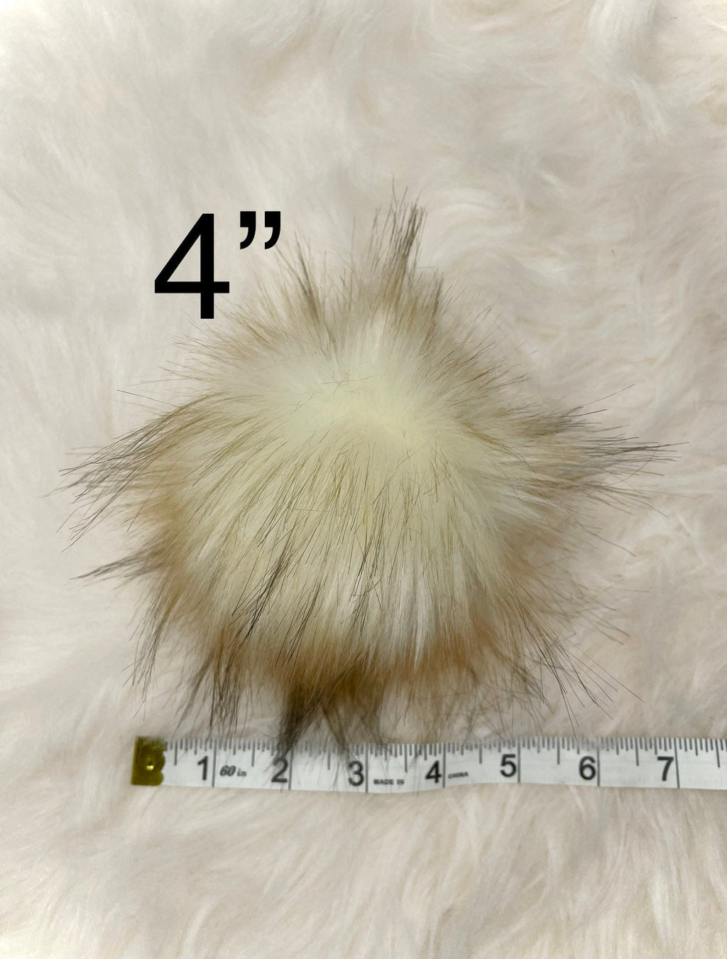 Lynx cat Faux fur Pom Pom