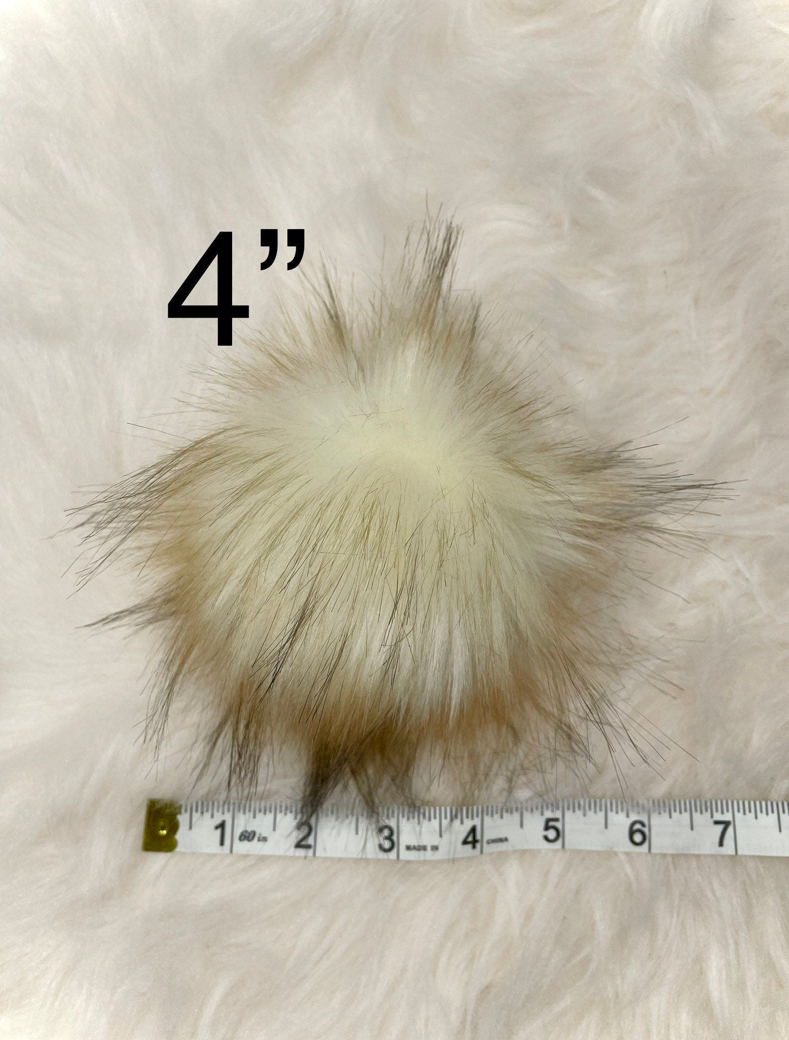 Lynx cat Faux fur Pom Pom