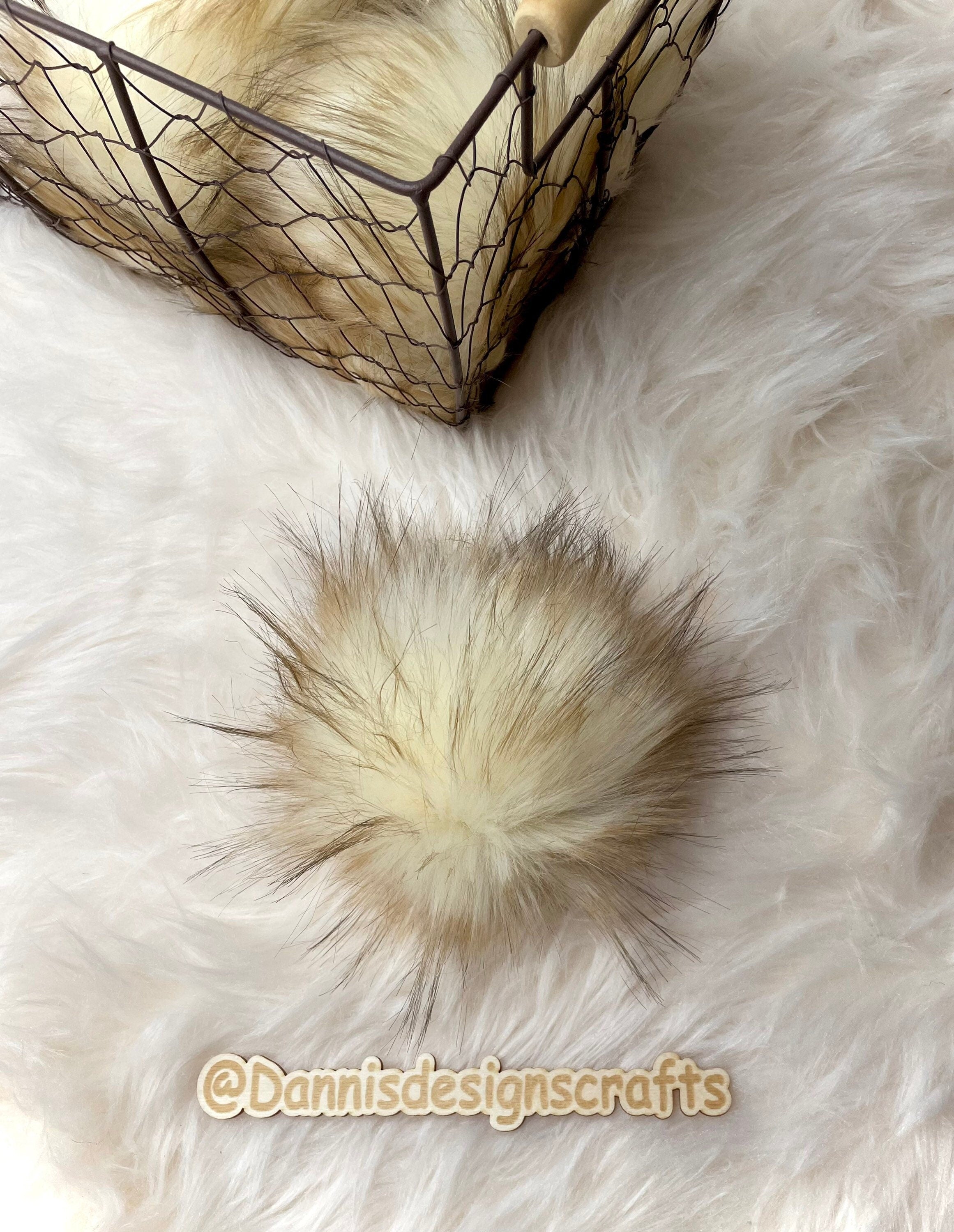 Lynx cat Faux fur Pom Pom