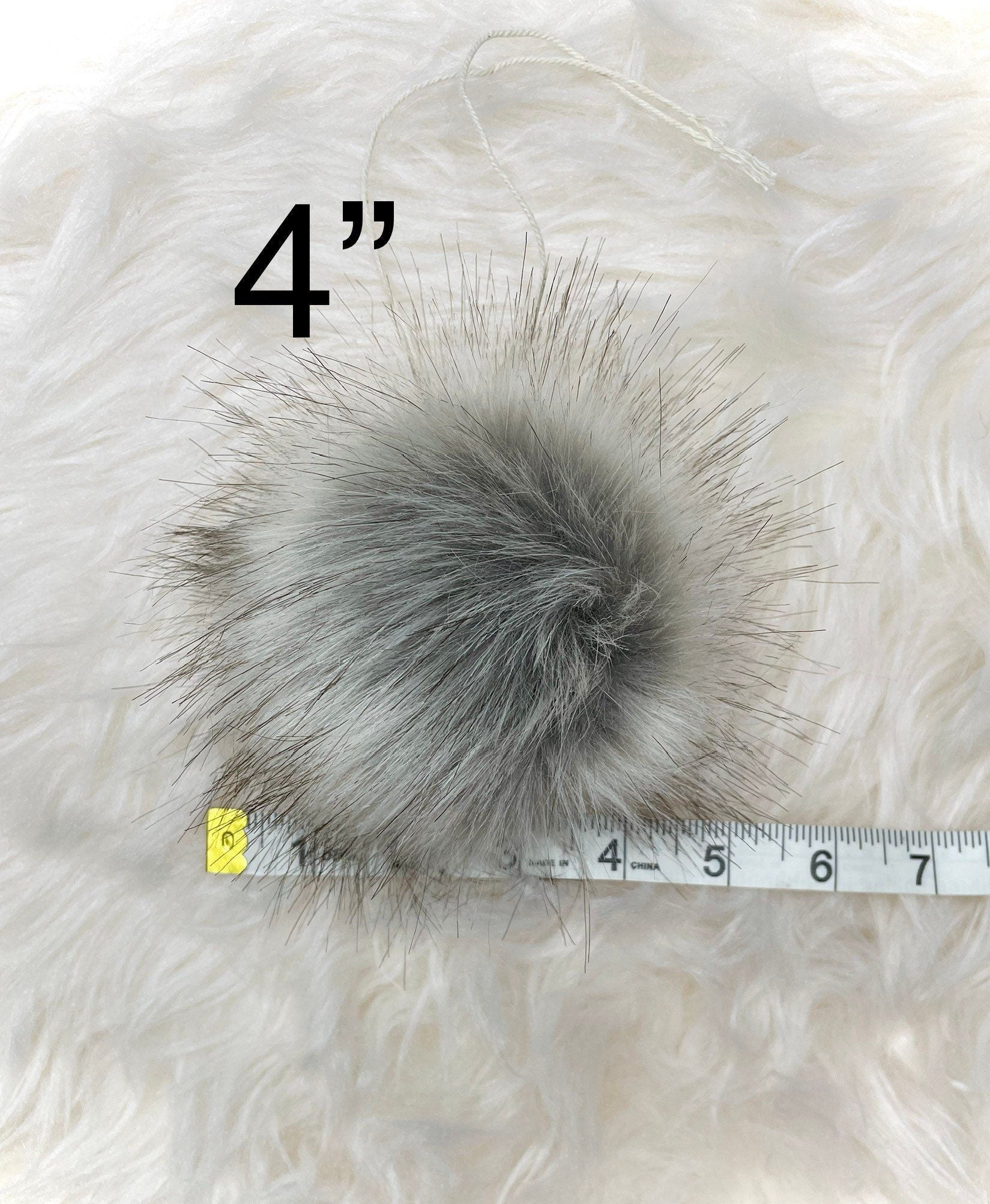 Glacier wolf Faux fur Pom Pom