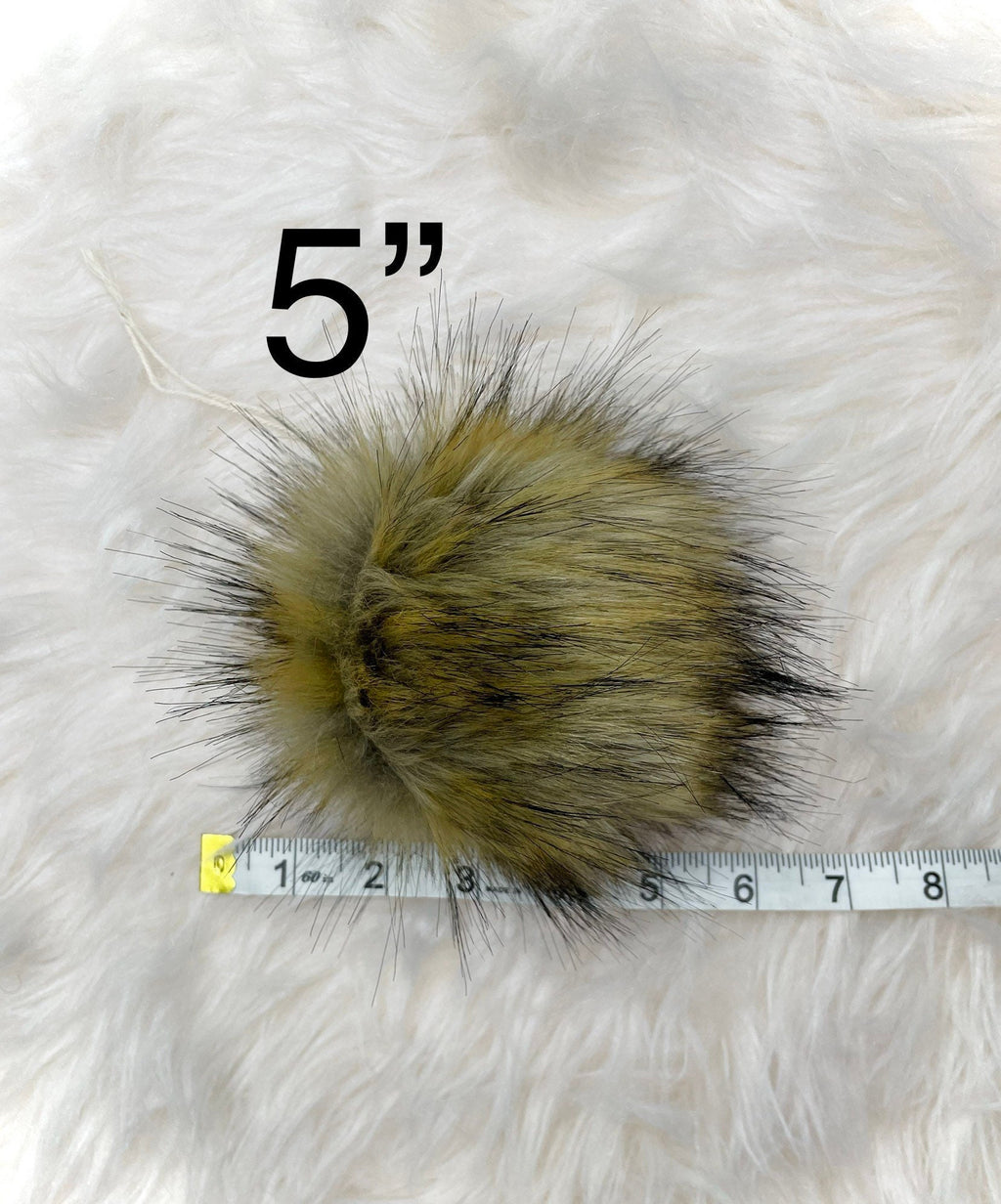 Vintage wolf faux fur pom pom