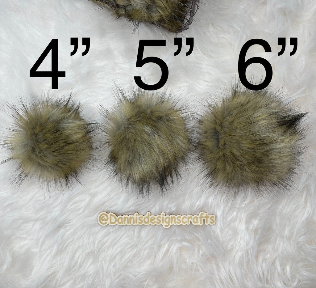 Vintage wolf faux fur pom pom
