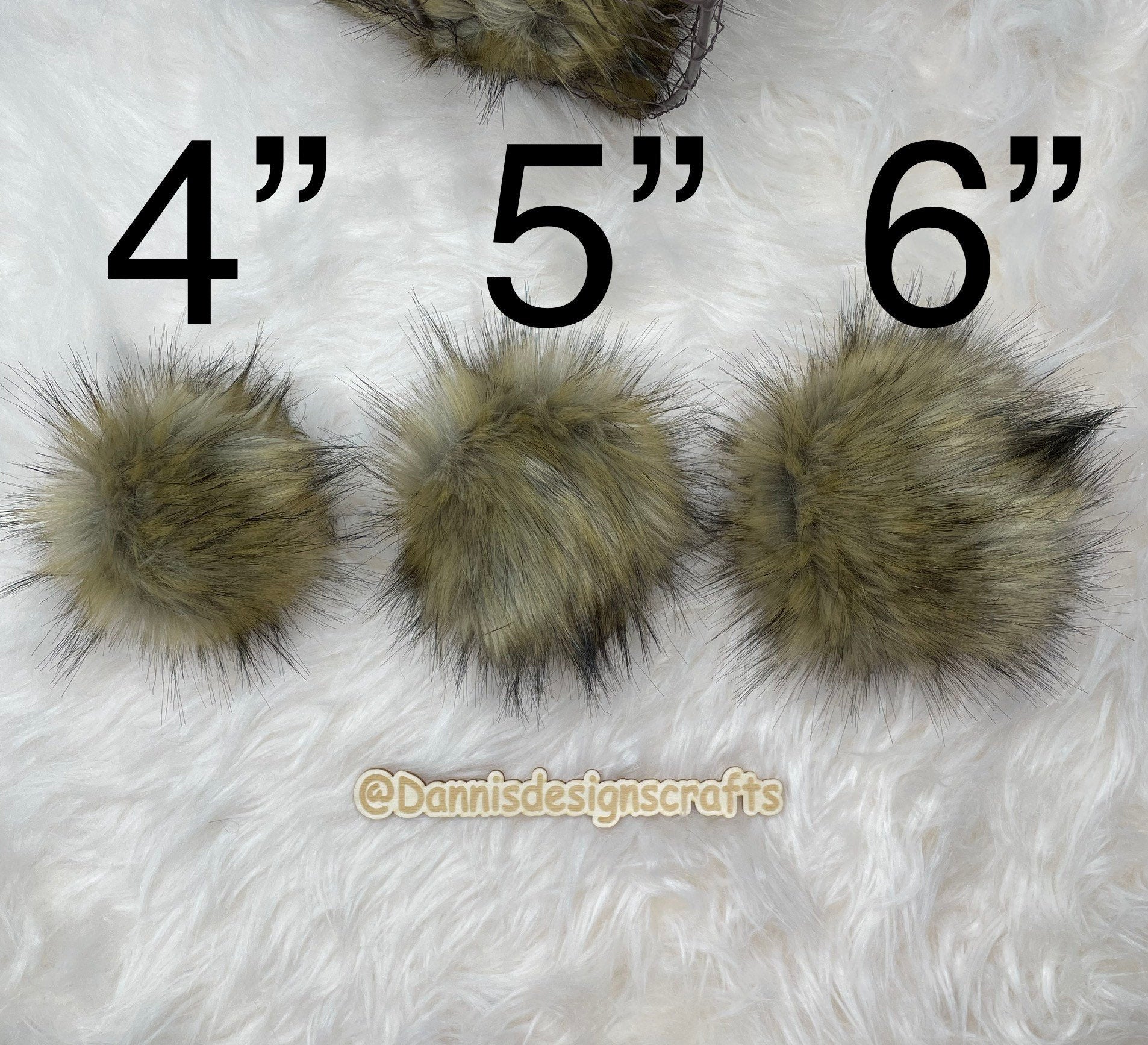 Vintage wolf faux fur pom pom