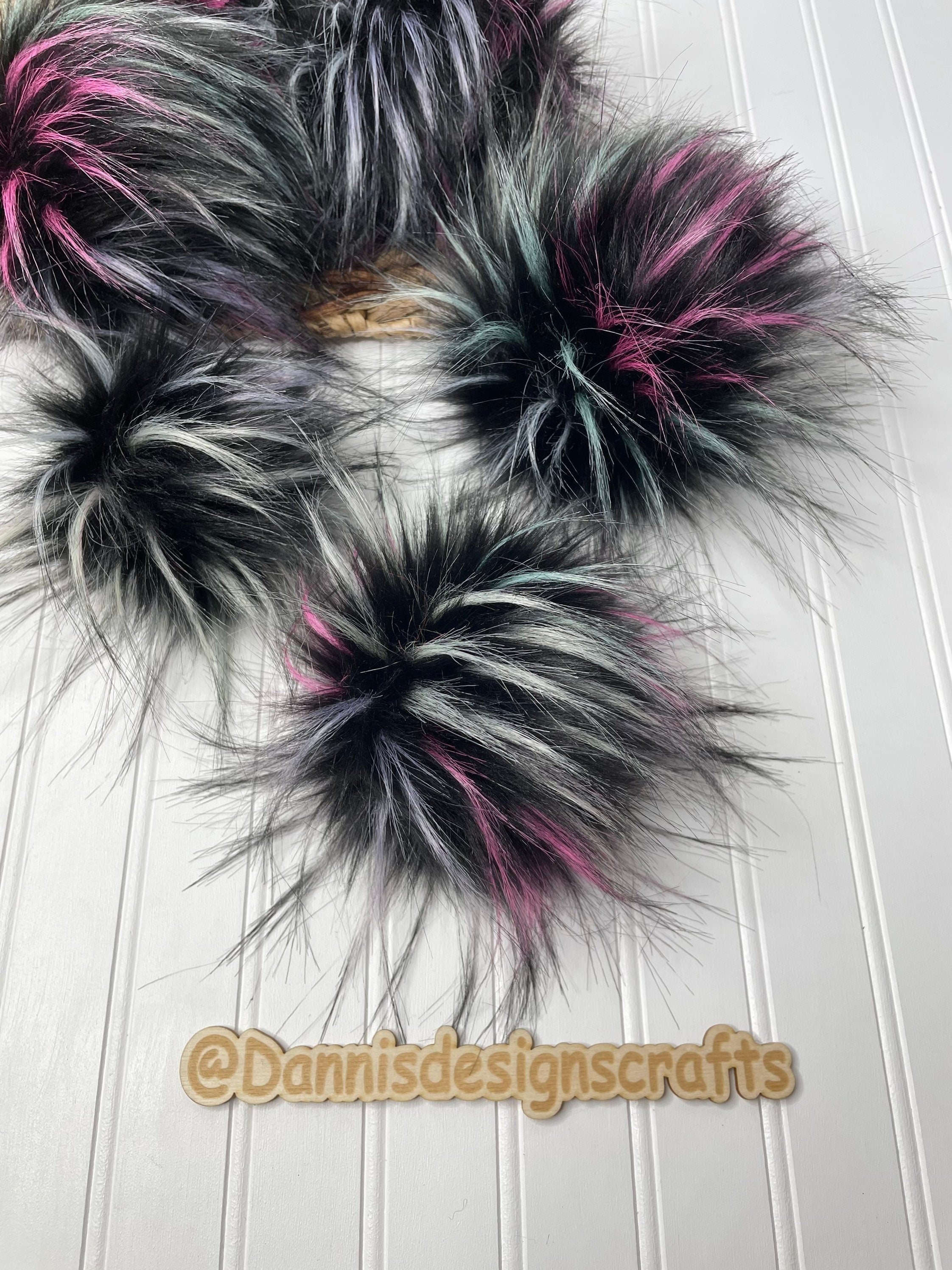 Fireworks 3 Faux fur Pom Pom