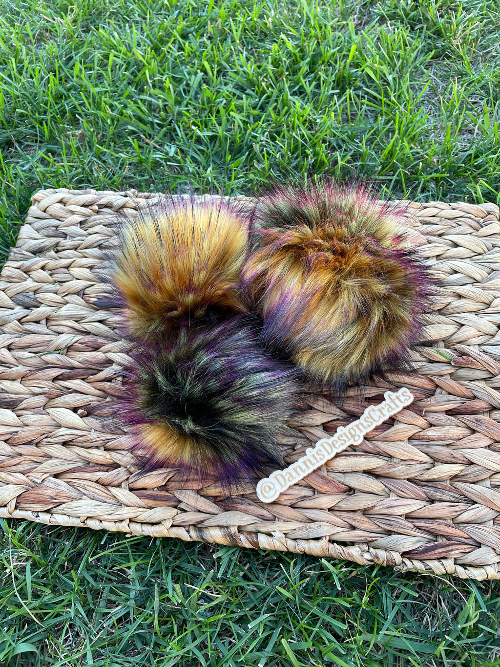 Retro flower lux faux fur pom pom