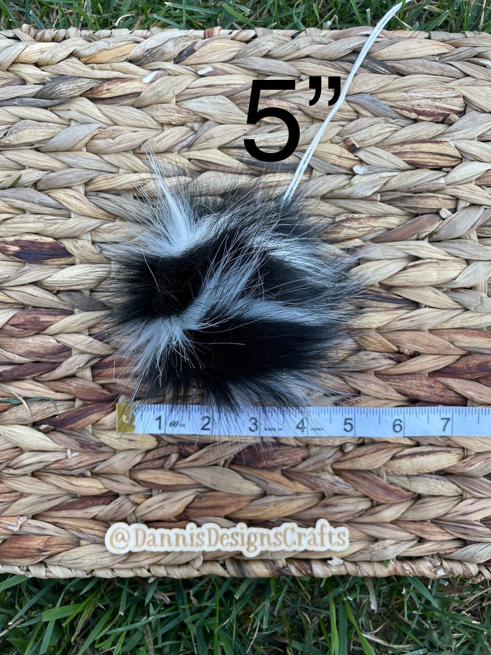 Pepe Le Pew faux fur Pom Pom