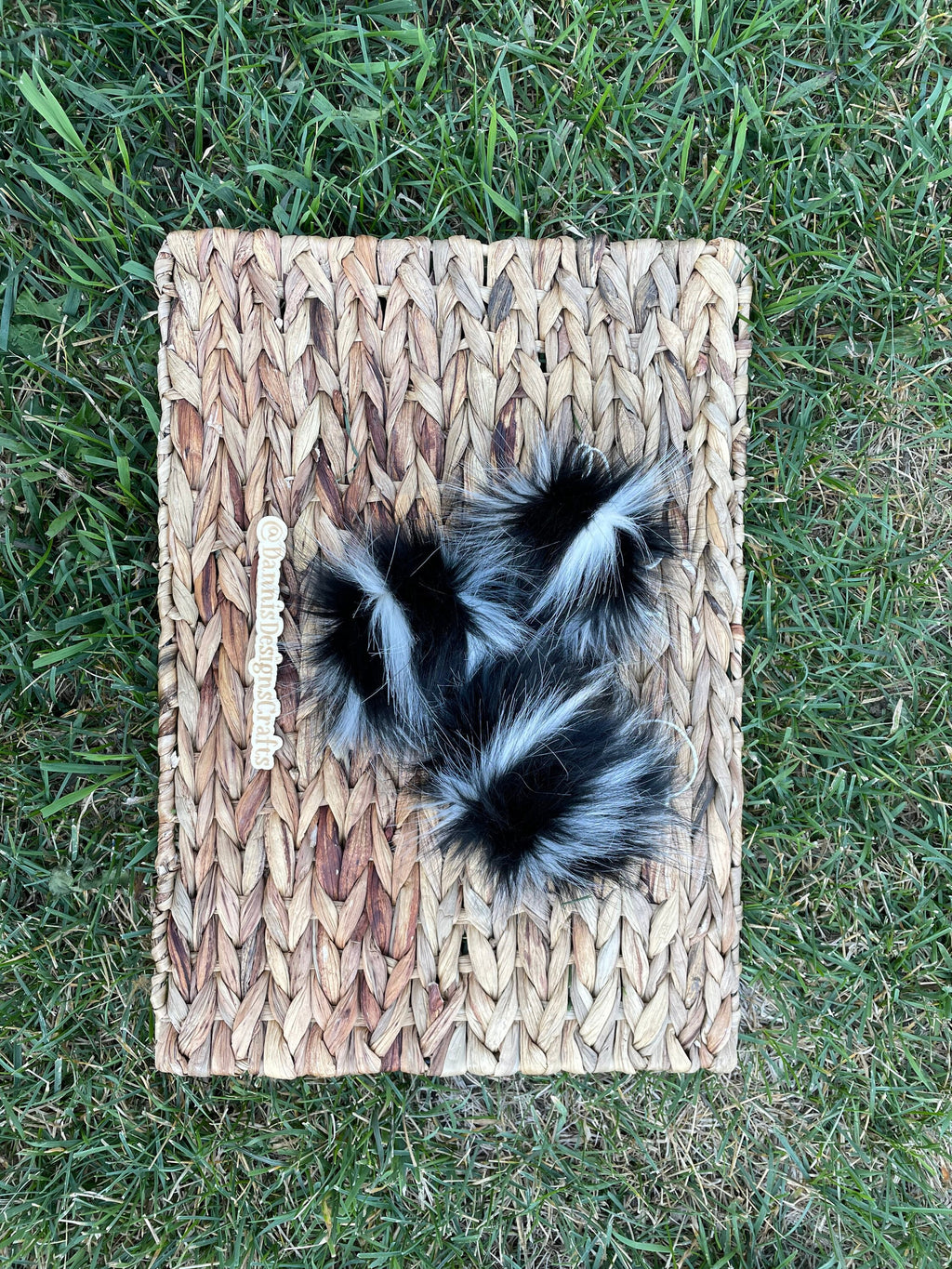 Pepe Le Pew faux fur Pom Pom