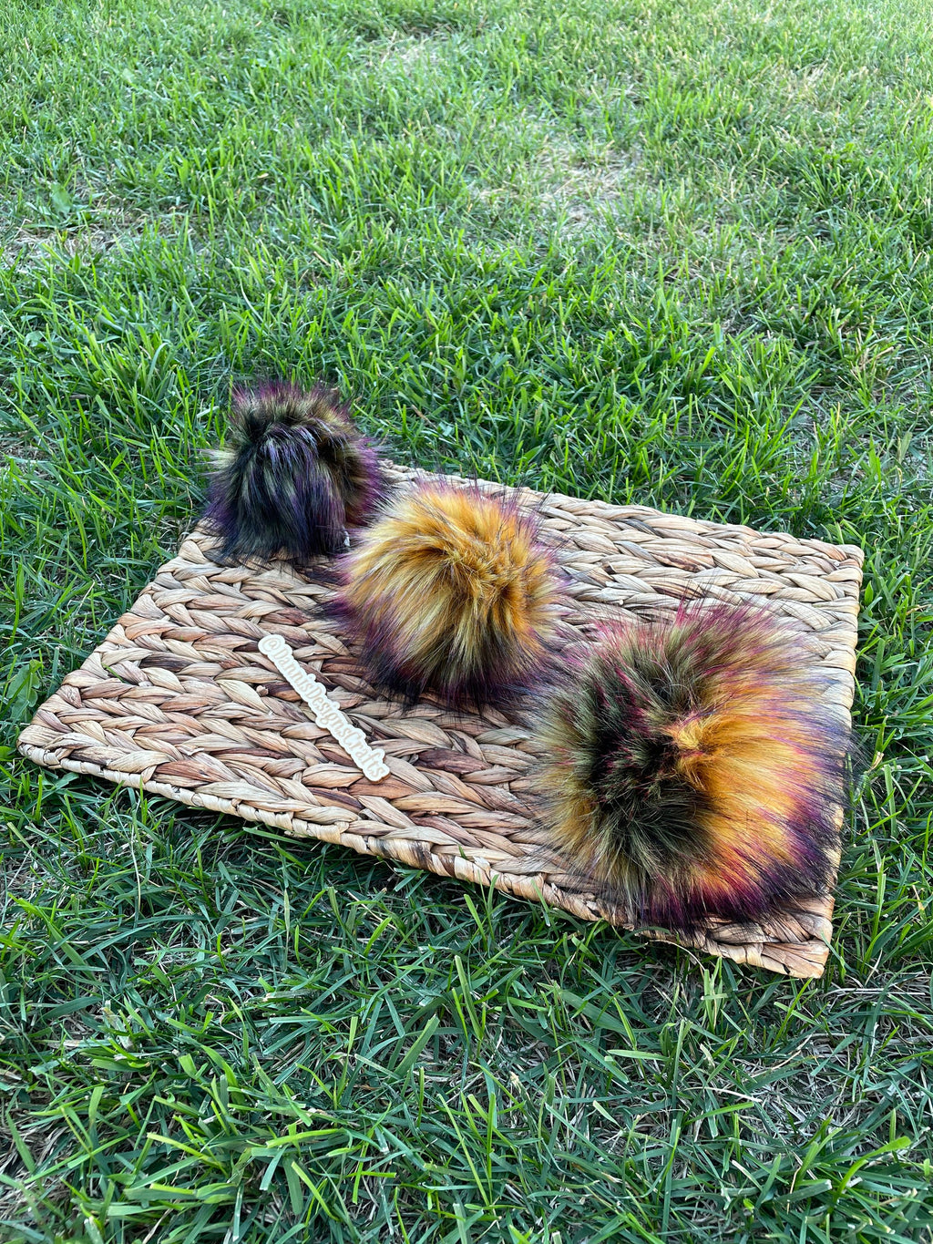 Retro flower lux faux fur pom pom