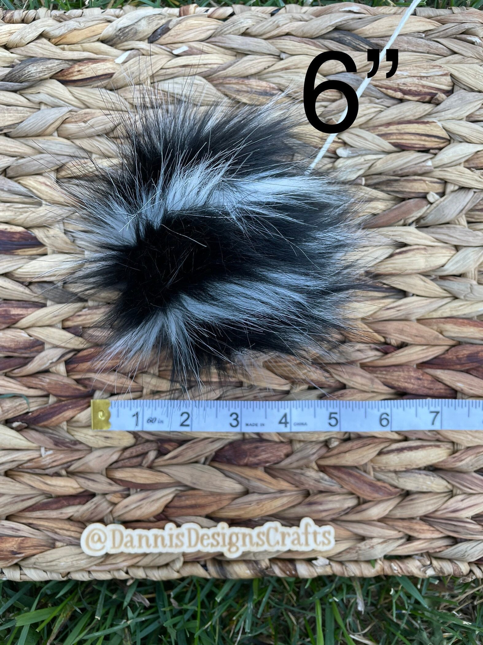Pepe Le Pew faux fur Pom Pom