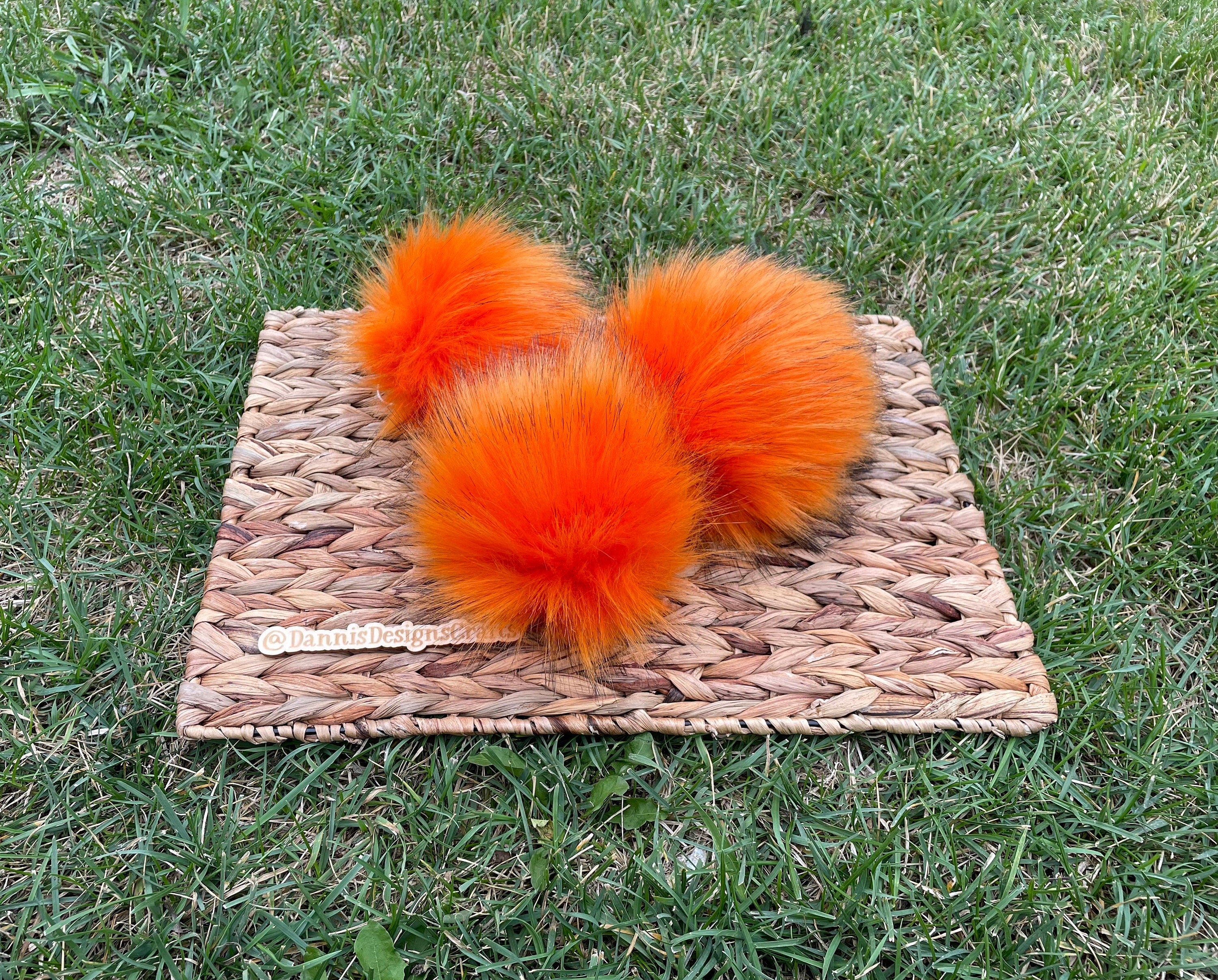 Carrots Luxe faux fur Pom Pom