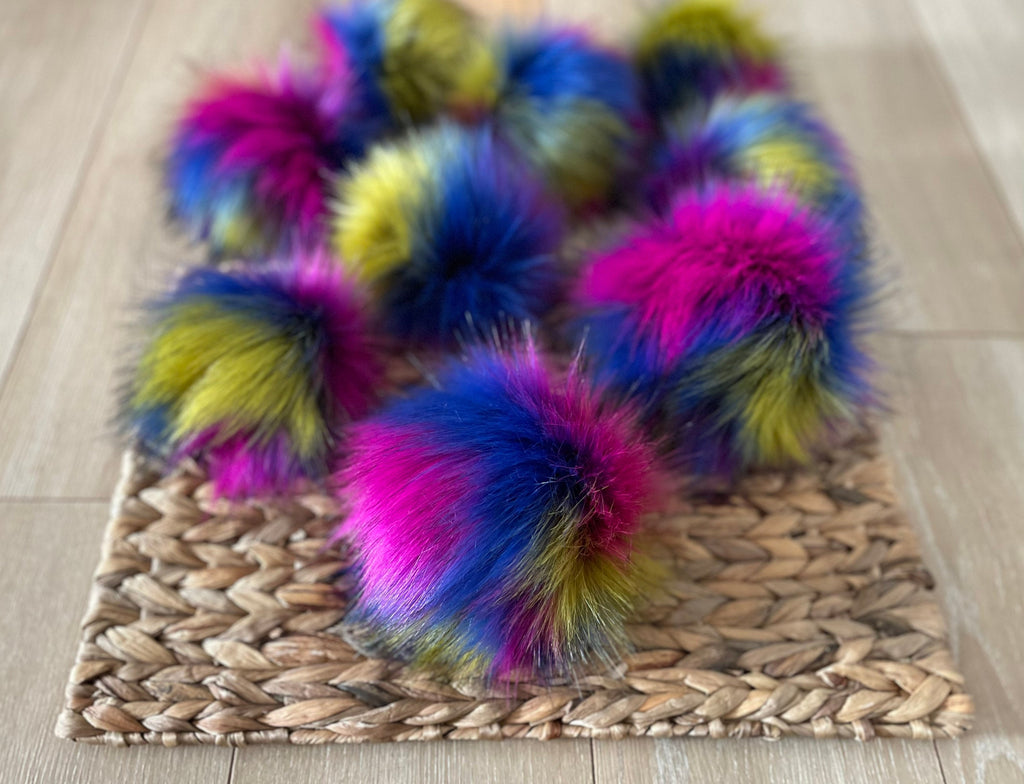 Troll Luxe faux fur Pom Poms