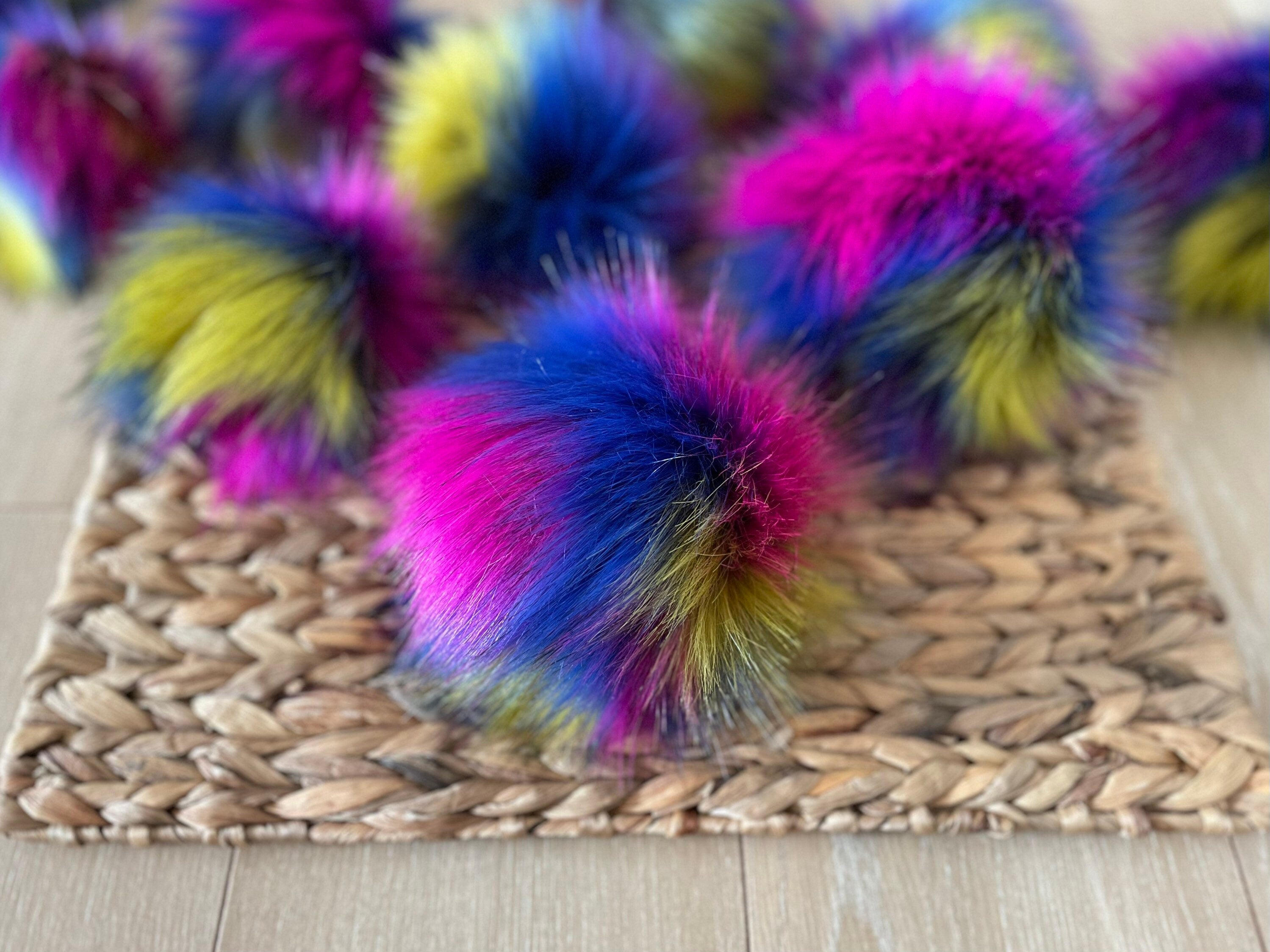 Troll Luxe faux fur Pom Poms