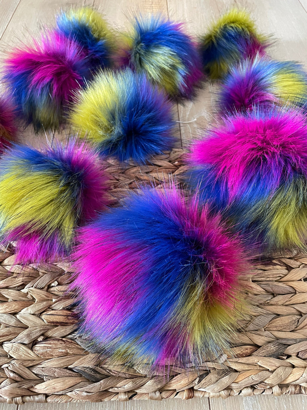 Troll Luxe faux fur Pom Poms