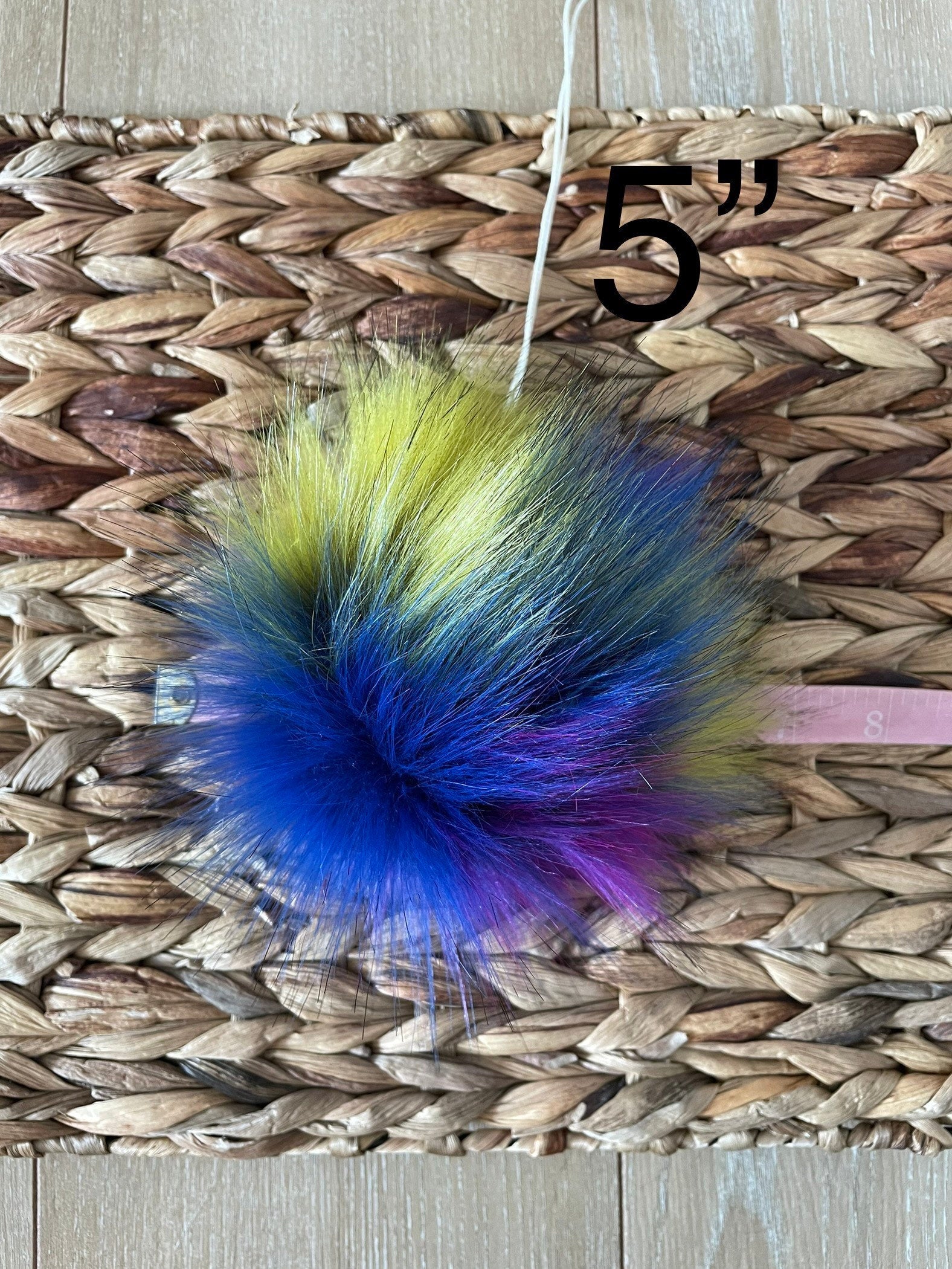 Troll Luxe faux fur Pom Poms