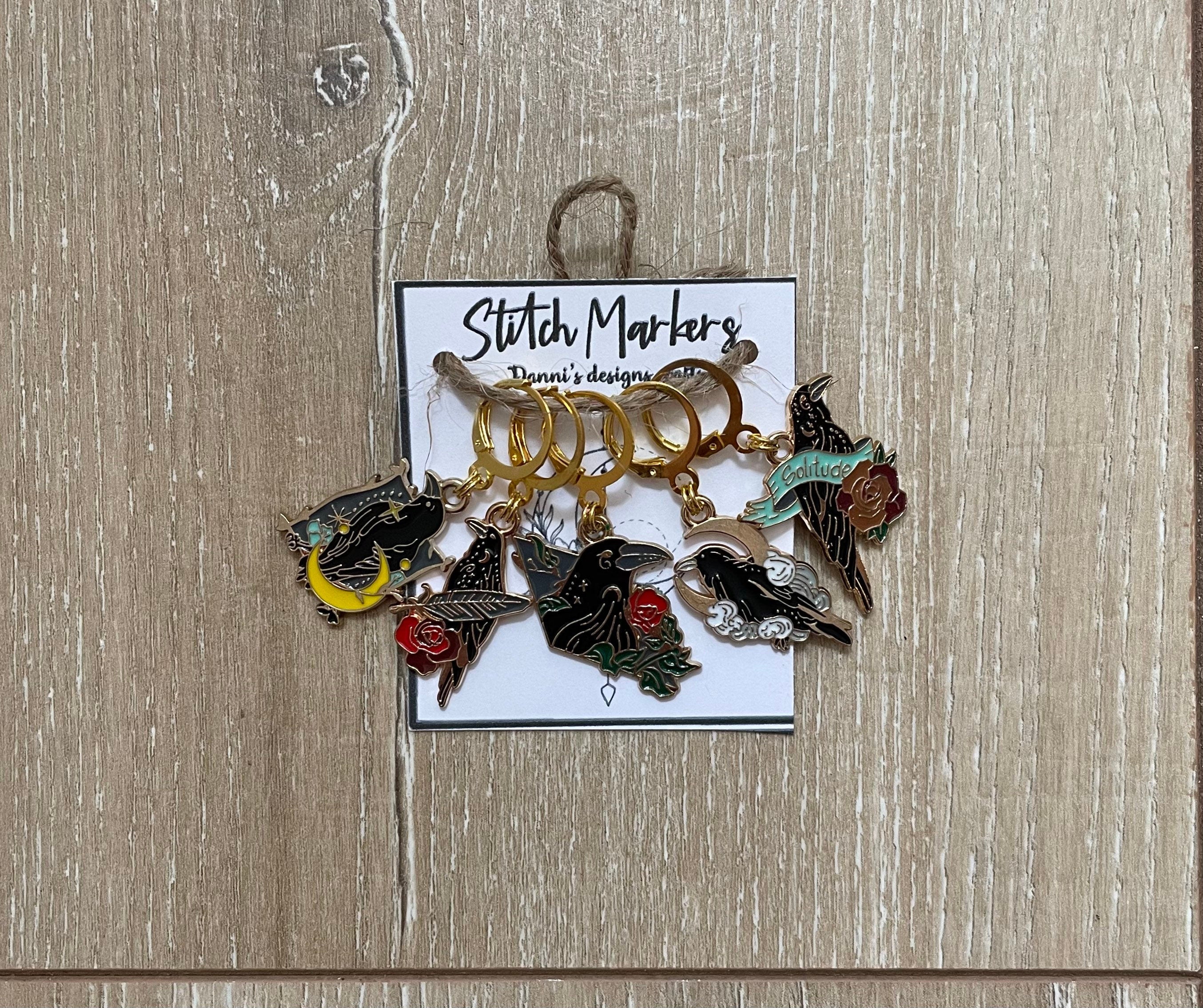 Raven / crow Stitch markers, gothic, witchy, crochet, knit, gold plated, with round clasp, 5 pack, bee, cute, knitting, open and closet