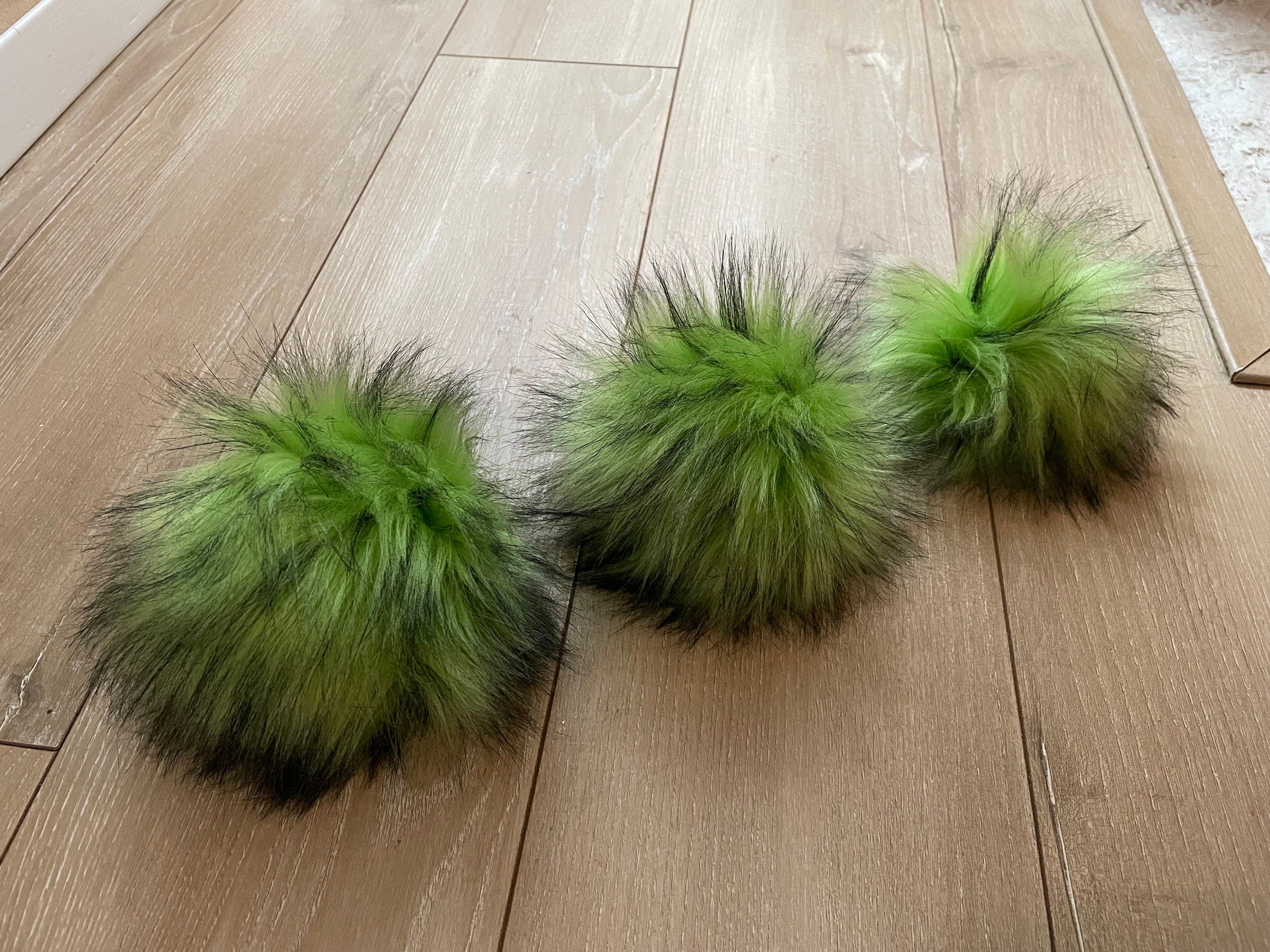 Sour apple faux fur pom pom