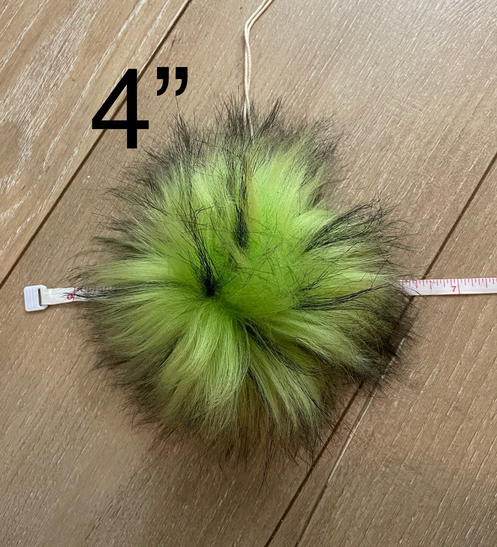 Sour apple faux fur pom pom