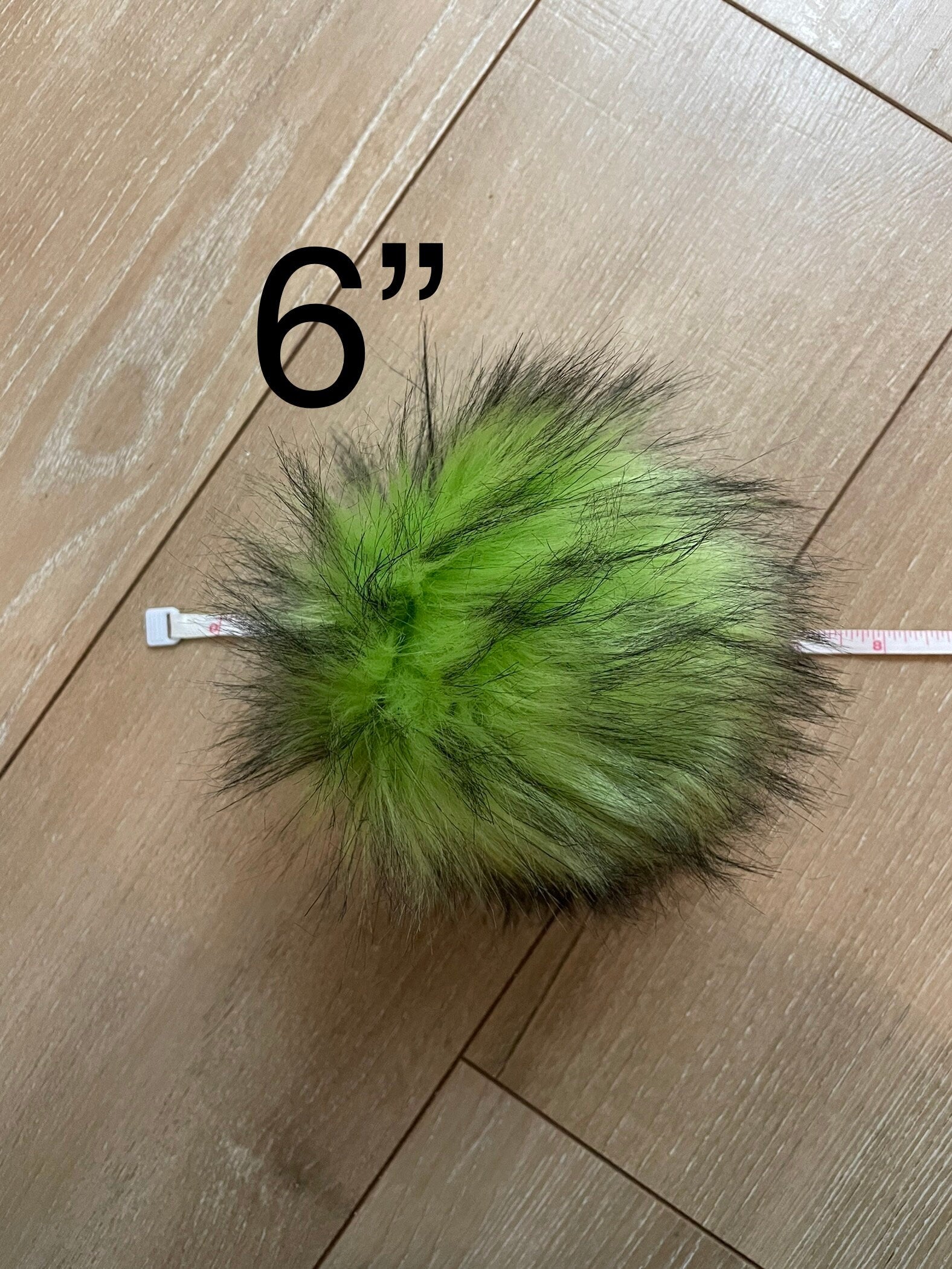 Sour apple faux fur pom pom