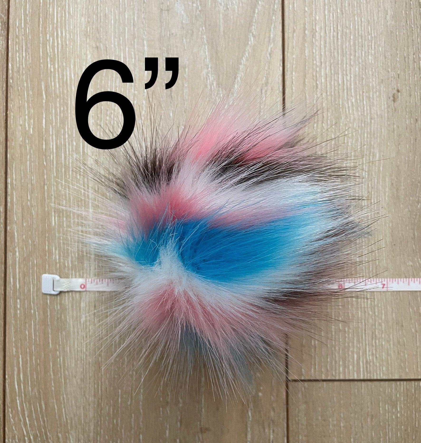 Emo baby faux fur Pom Pom