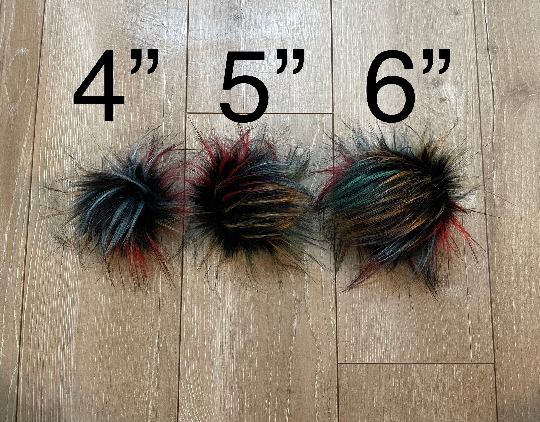 Parrot faux fur Pom Pom