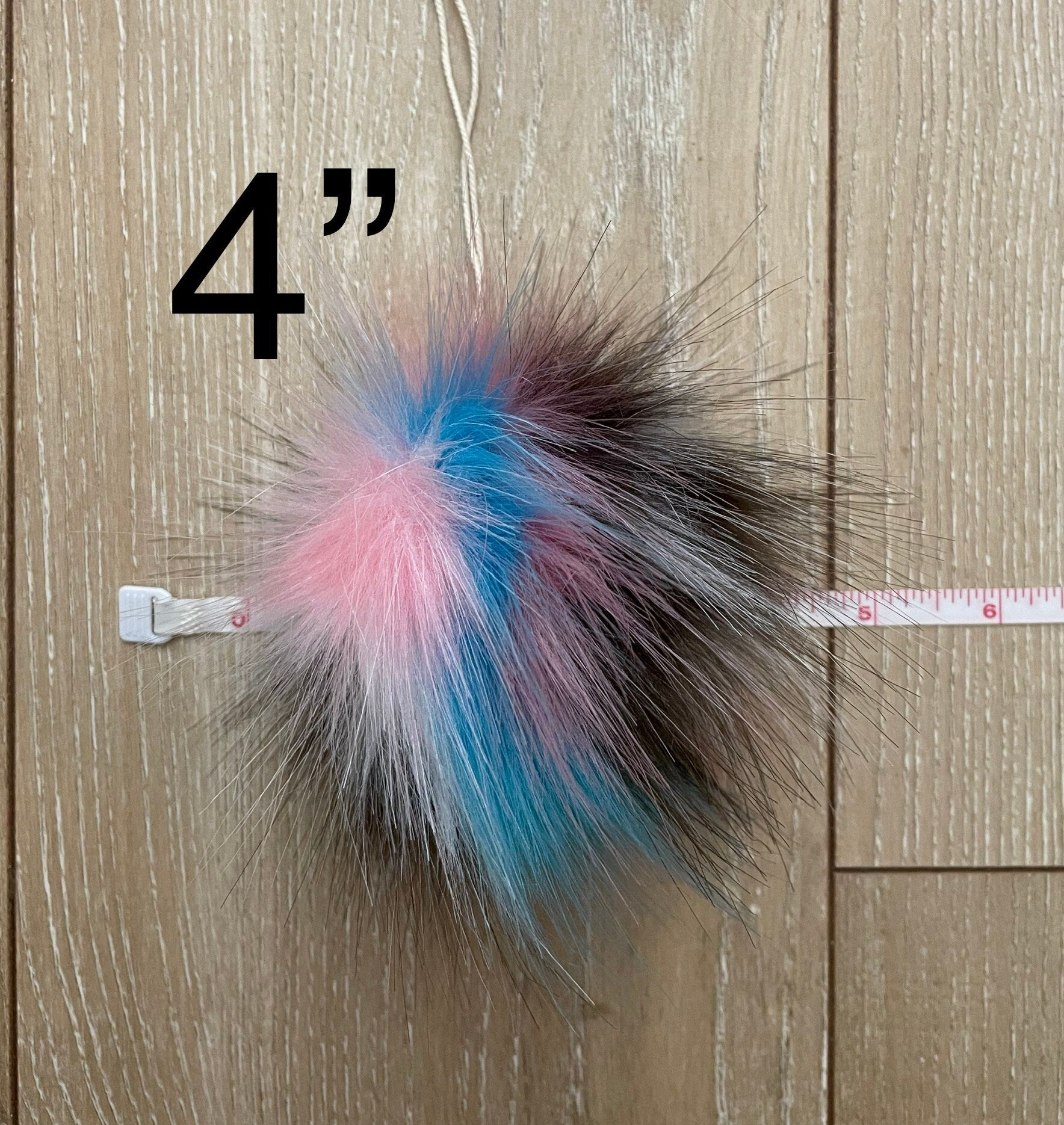 Emo baby faux fur Pom Pom