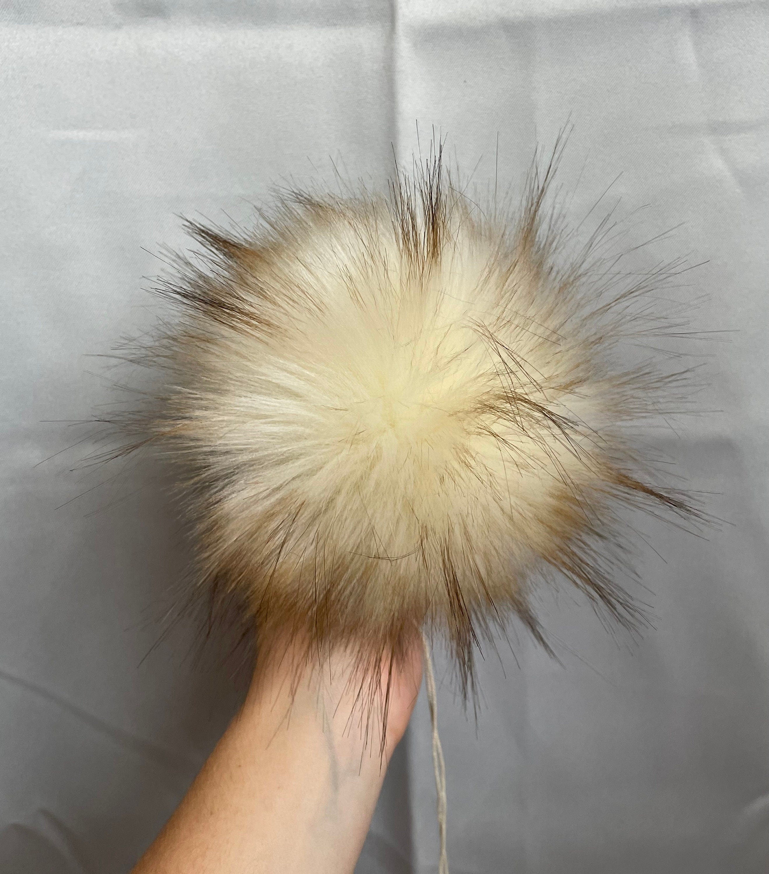 Lynx cat Faux fur Pom Pom