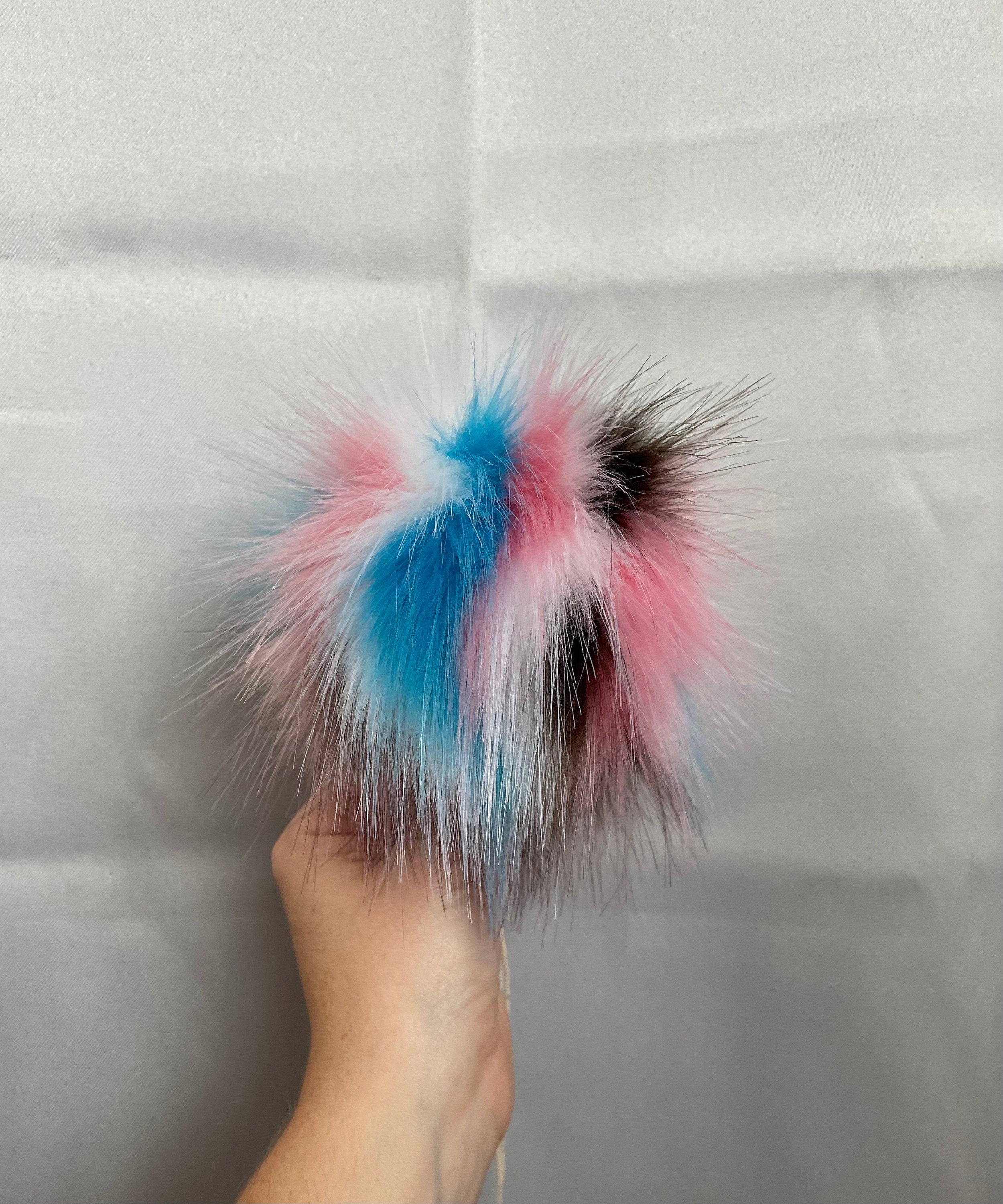 Emo baby faux fur Pom Pom